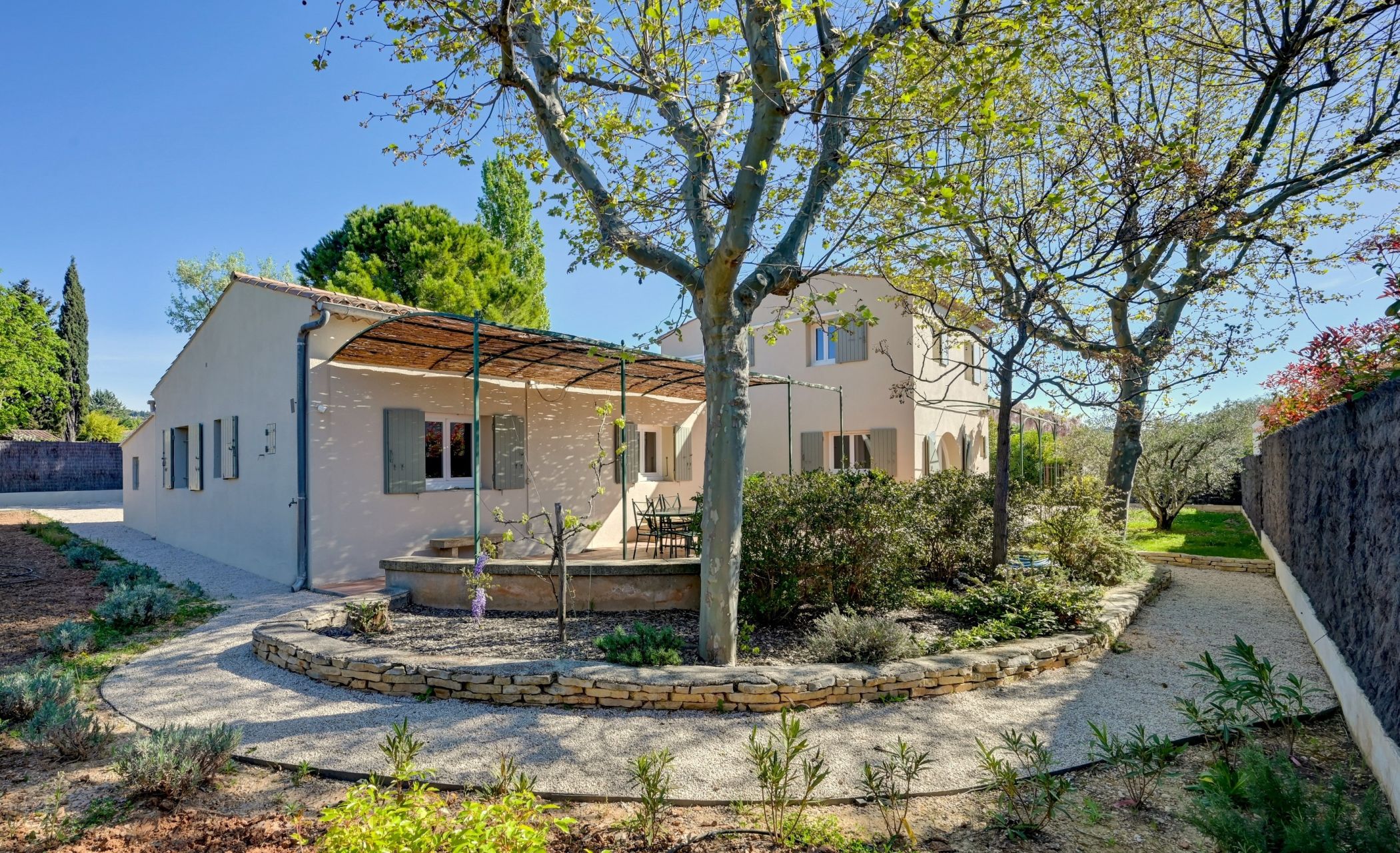 luxury house 8 Rooms for sale on AIX EN PROVENCE (13100)