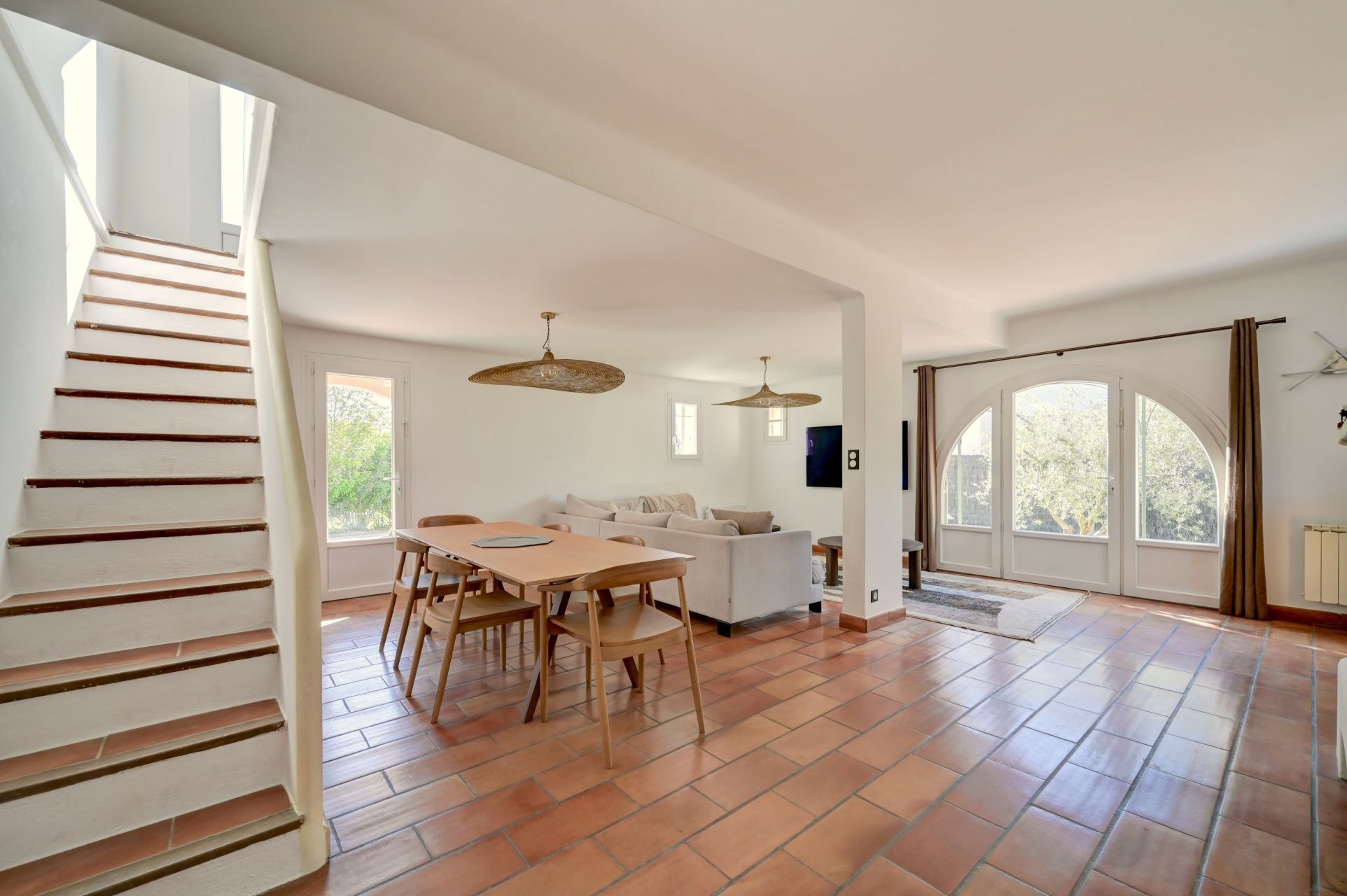 luxury house 8 Rooms for sale on AIX EN PROVENCE (13100)