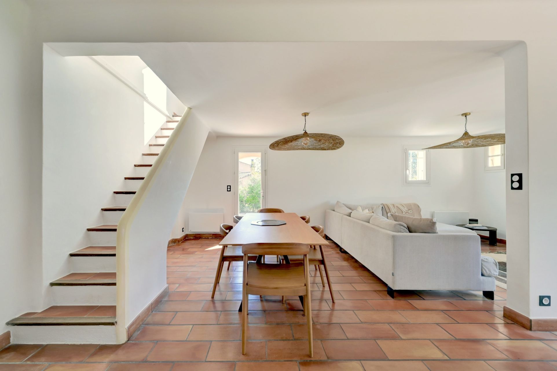 luxury house 8 Rooms for sale on AIX EN PROVENCE (13100)