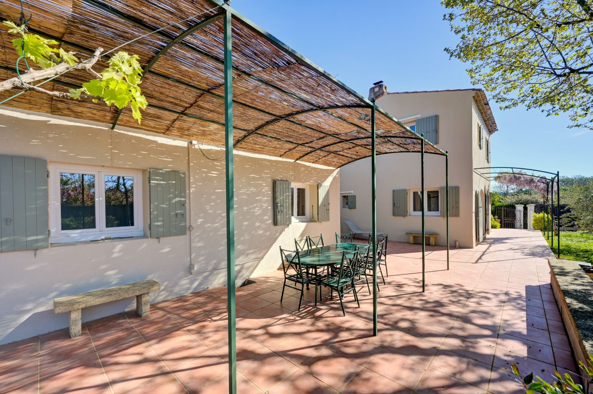 luxury house 8 Rooms for sale on AIX EN PROVENCE (13100)