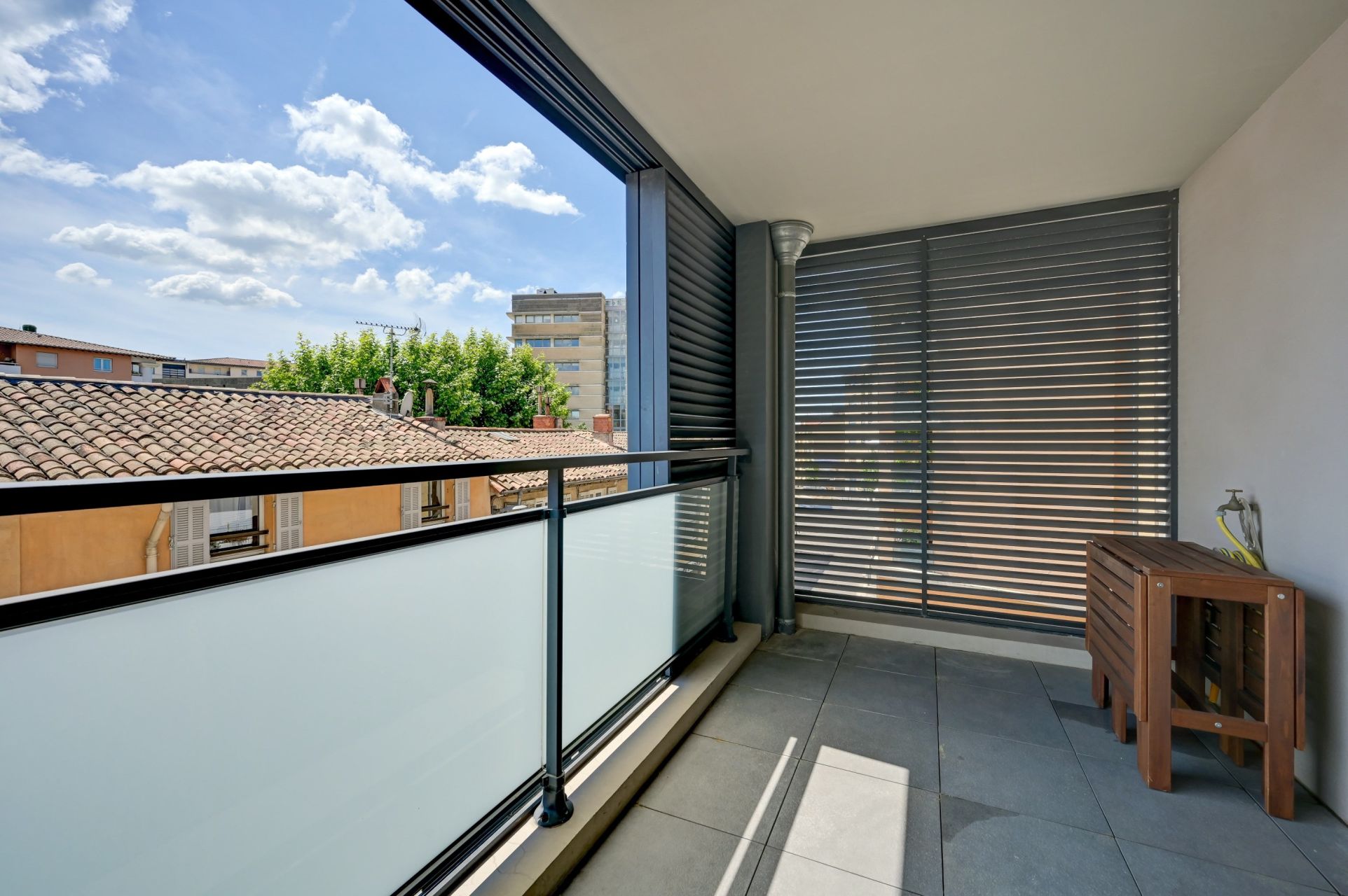 luxury apartment 4 Rooms for sale on AIX EN PROVENCE (13100)