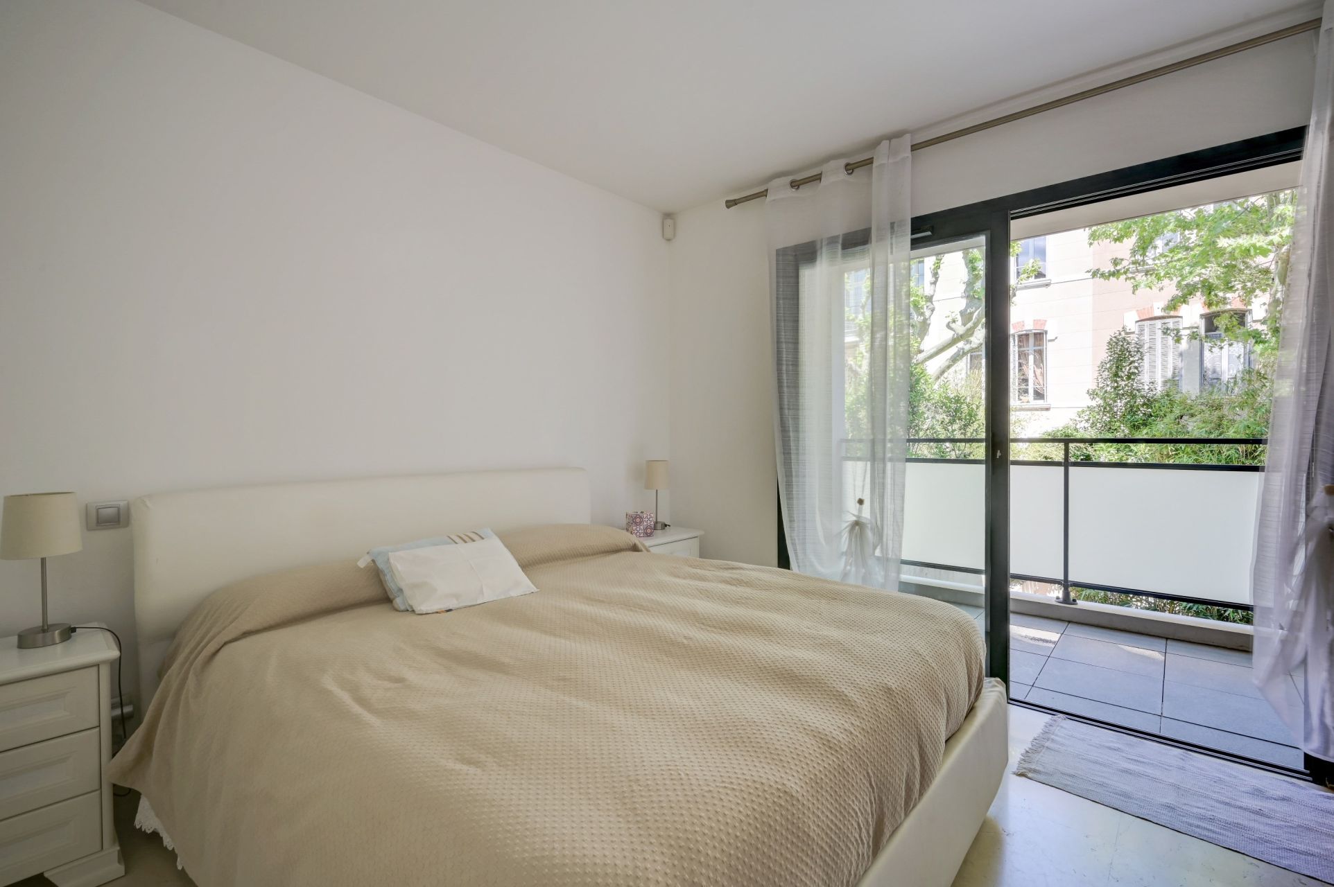 luxury apartment 4 Rooms for sale on AIX EN PROVENCE (13100)