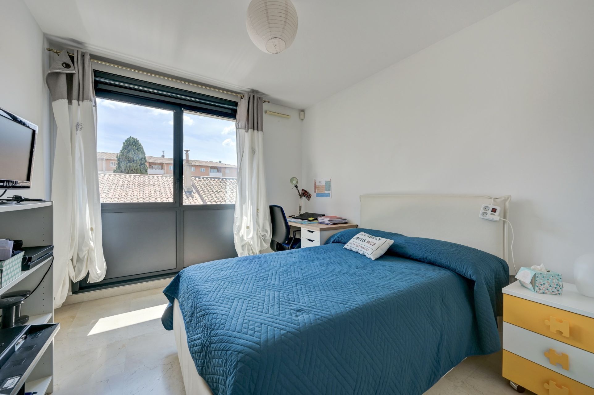 luxury apartment 4 Rooms for sale on AIX EN PROVENCE (13100)