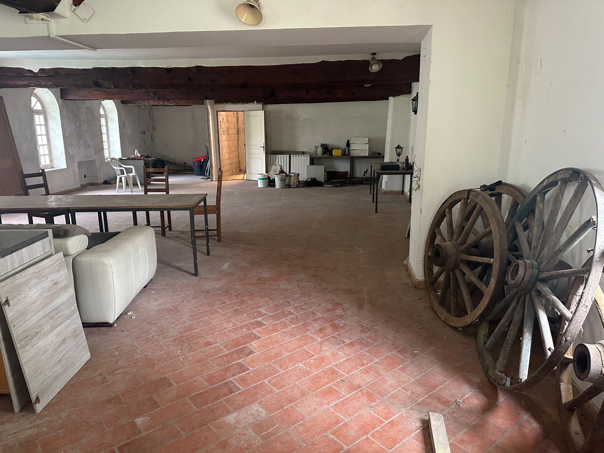 bâtisse de luxe à rénover 15 Pièces en vente sur VENTABREN (13122)