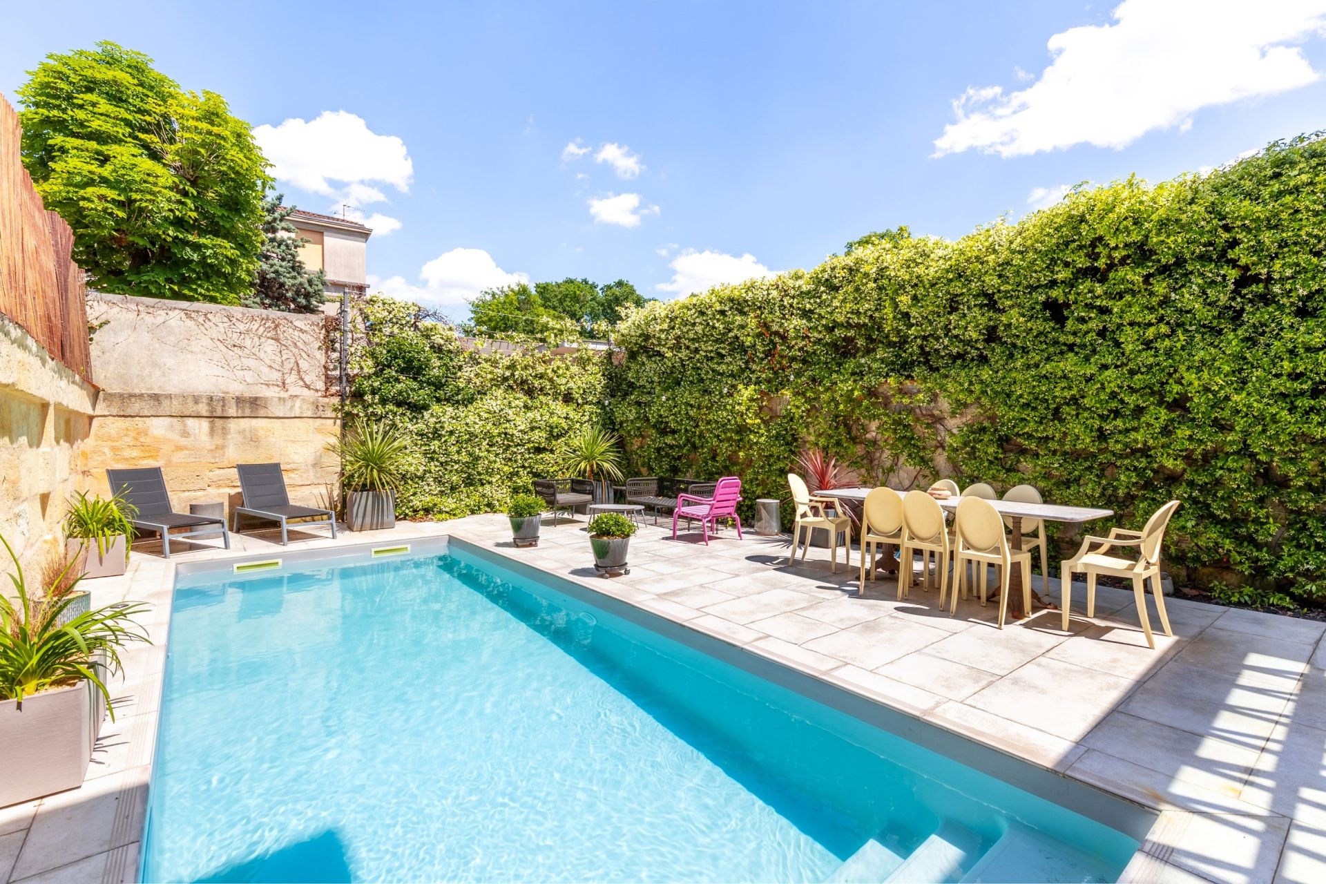 luxury house 6 Rooms for sale on BORDEAUX (33000)