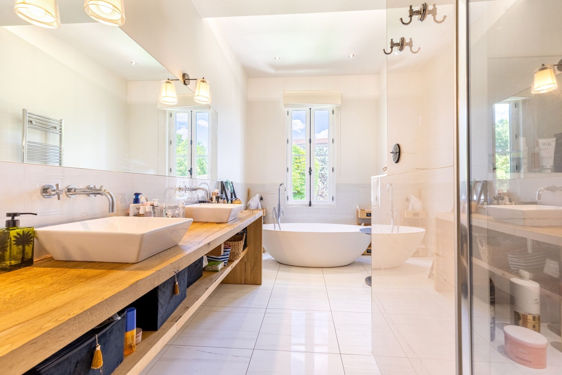 luxury house 6 Rooms for sale on BORDEAUX (33000)