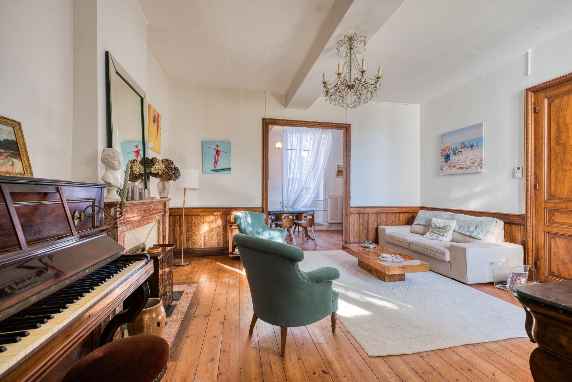 luxury house 8 Rooms for sale on MARENNES (17320)