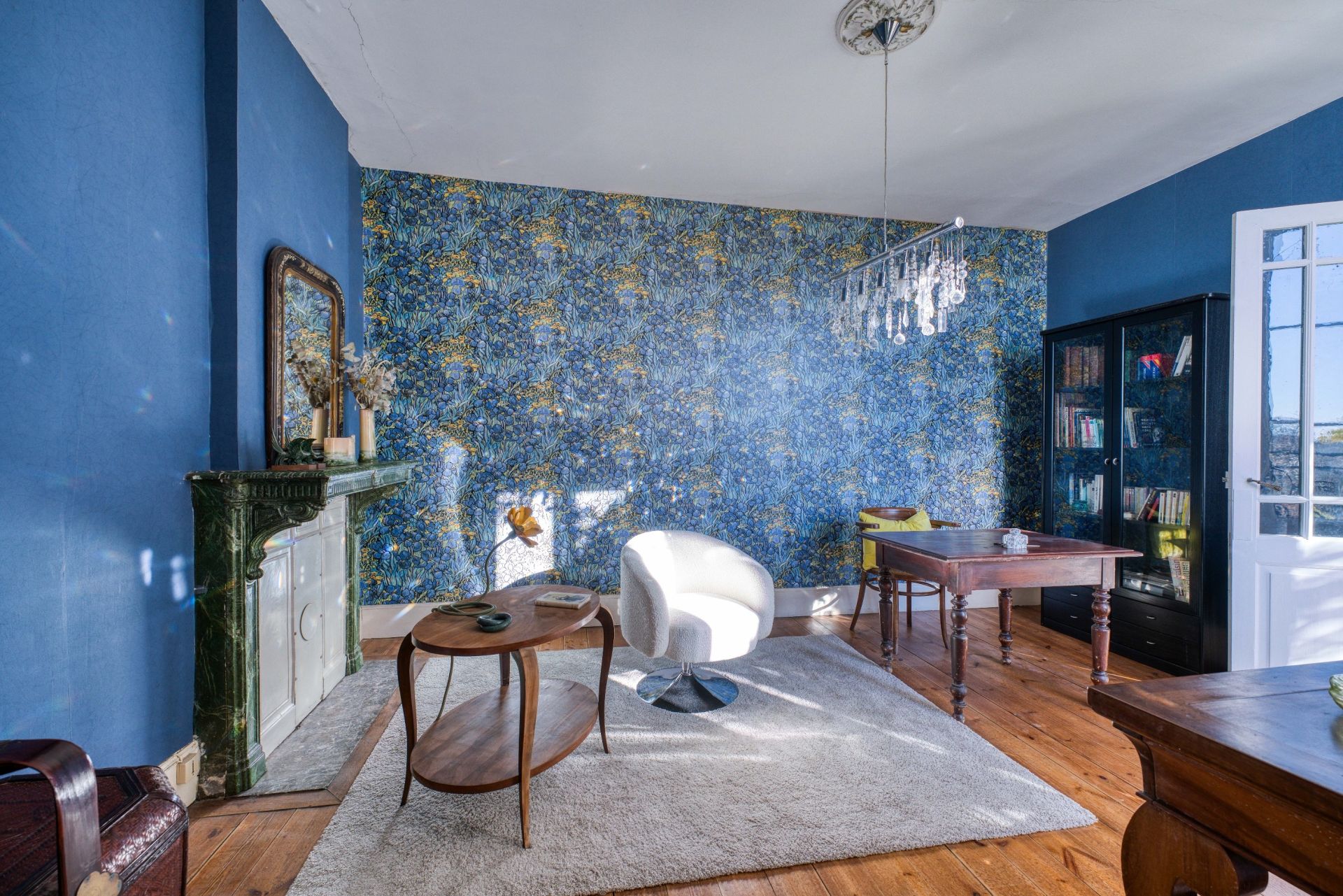 luxury house 8 Rooms for sale on MARENNES (17320)