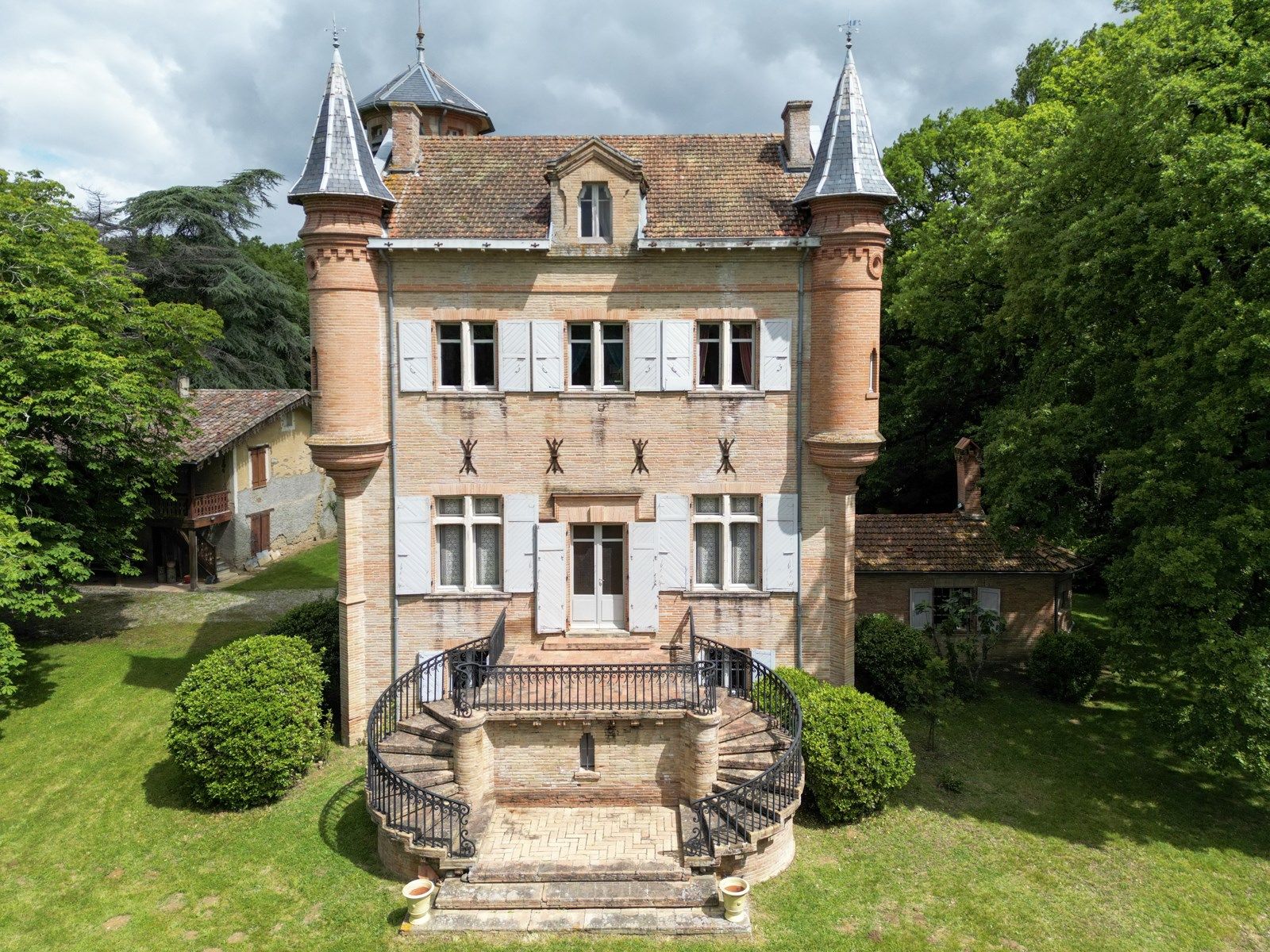 château 8 Pièces en vente sur CADOURS (31480)