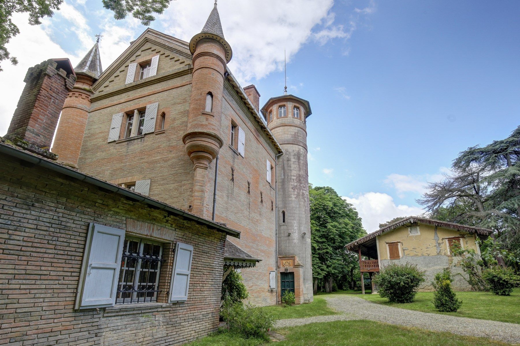 château 8 Pièces en vente sur CADOURS (31480)