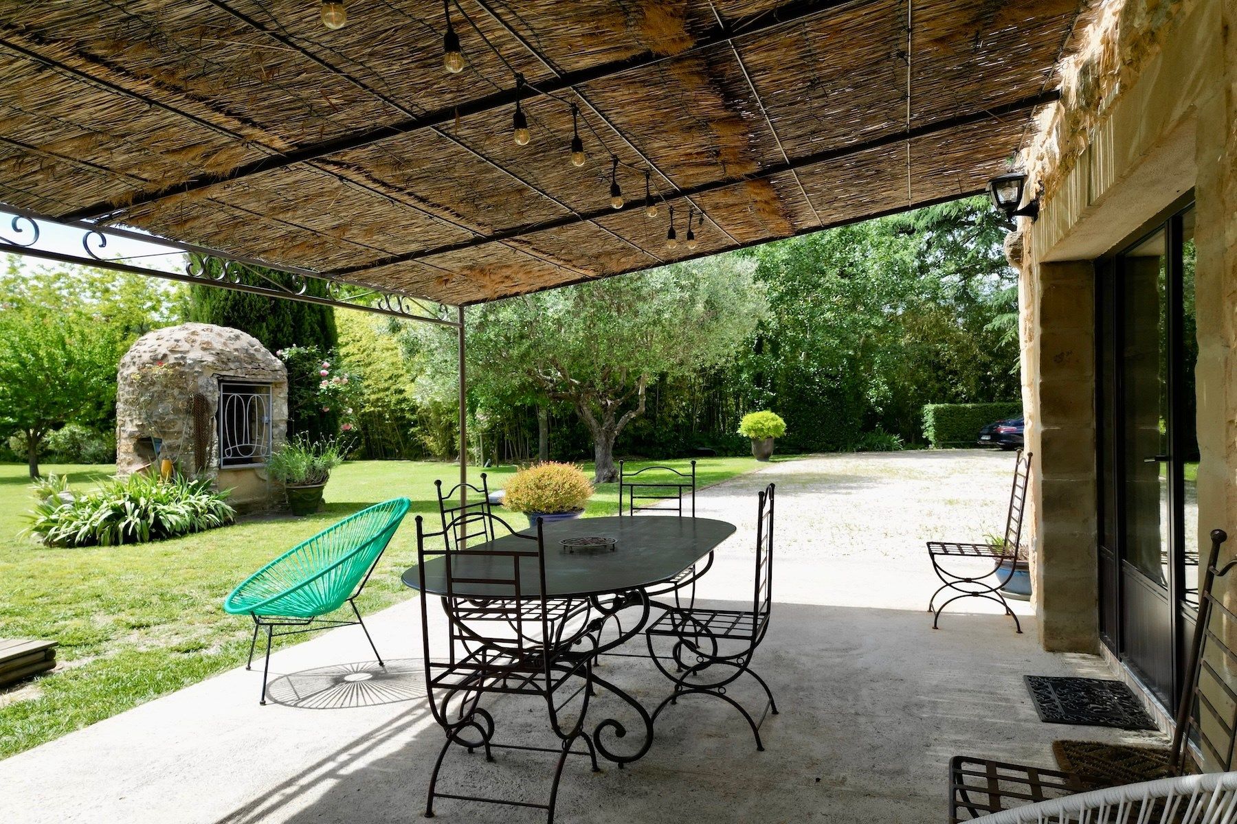 luxury house 5 Rooms for sale on UZES (30700)
