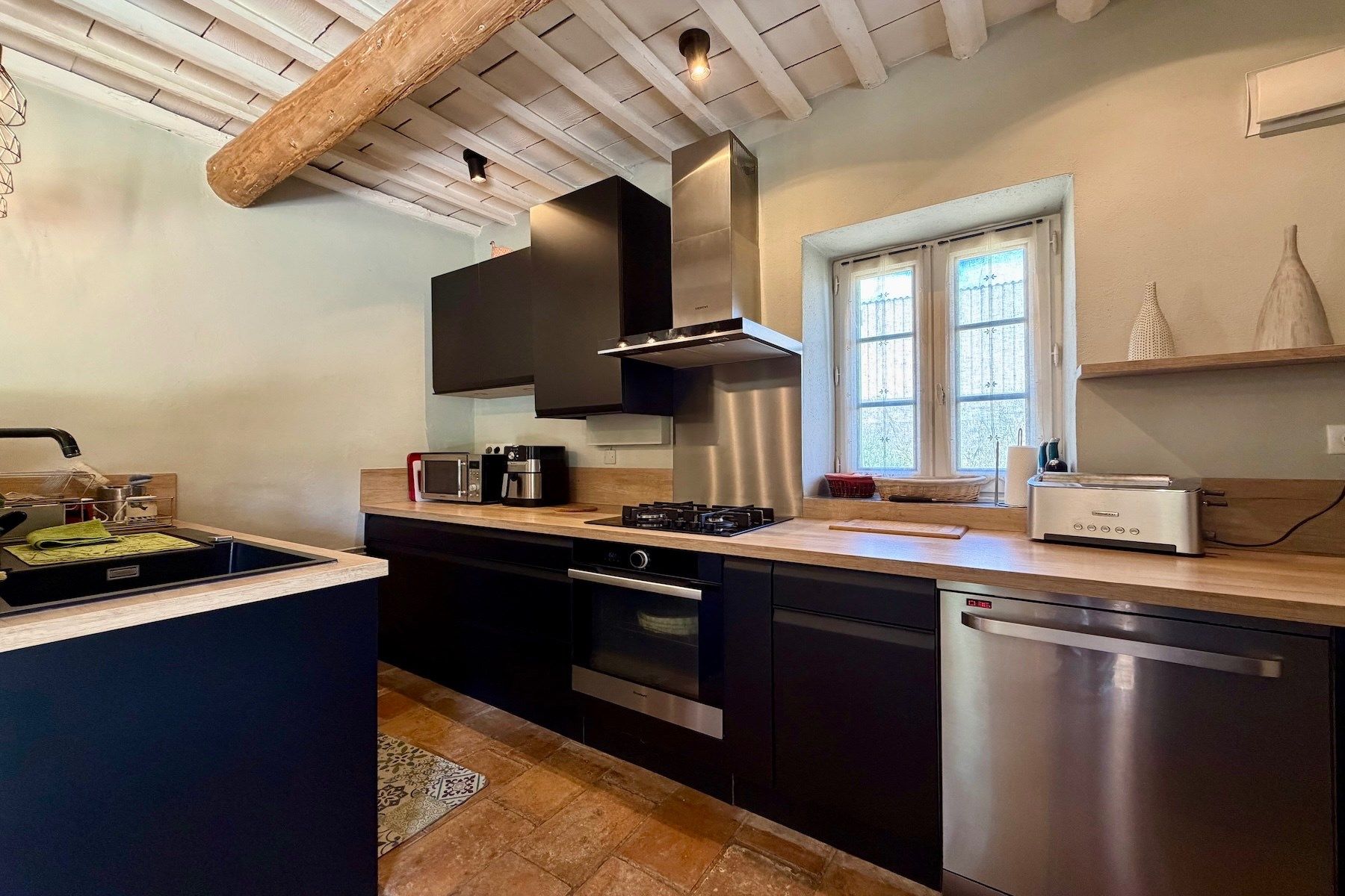 luxury house 5 Rooms for sale on UZES (30700)