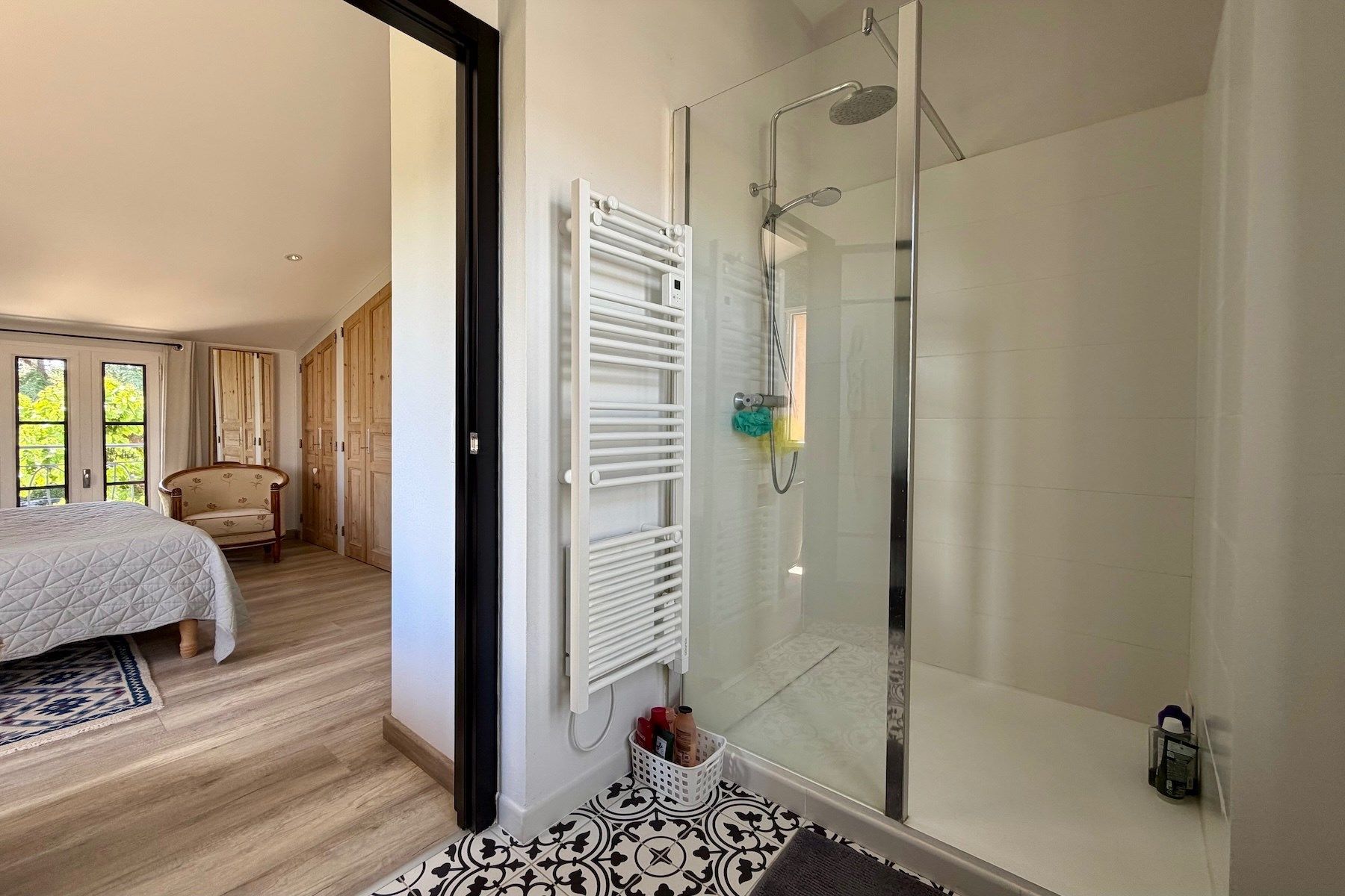 luxury house 5 Rooms for sale on UZES (30700)