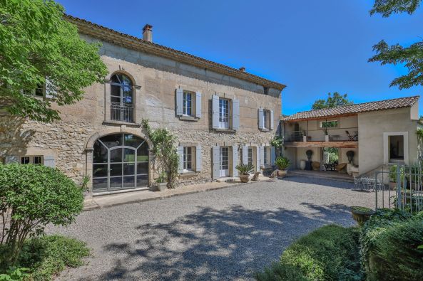 Sale Luxury house Le Thor 10&nbsp;Rooms 410&nbsp;m²