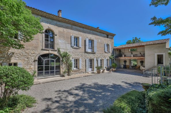 Vente Maison de luxe Le Thor 10&nbsp;Pièces 410&nbsp;m²