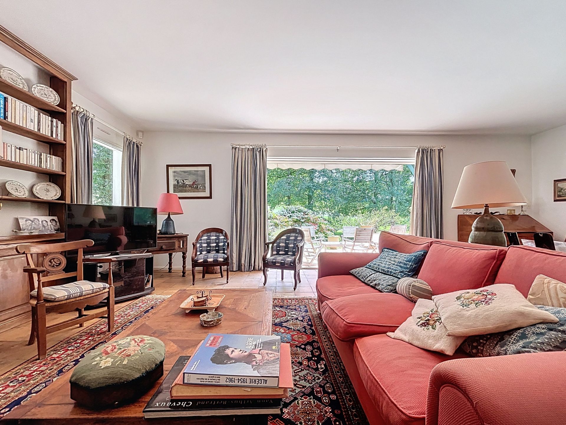 luxury house 7 Rooms for sale on ARCANGUES (64200)