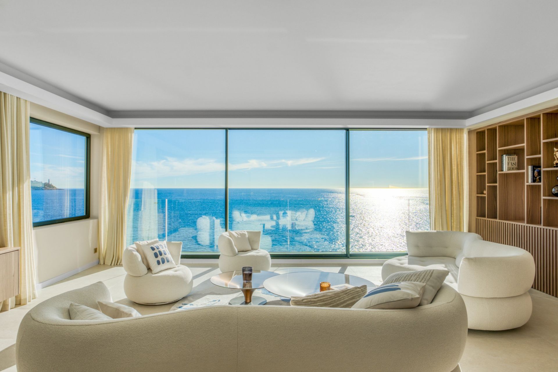 contemporary house 6 Rooms for sale on NICE (06000)