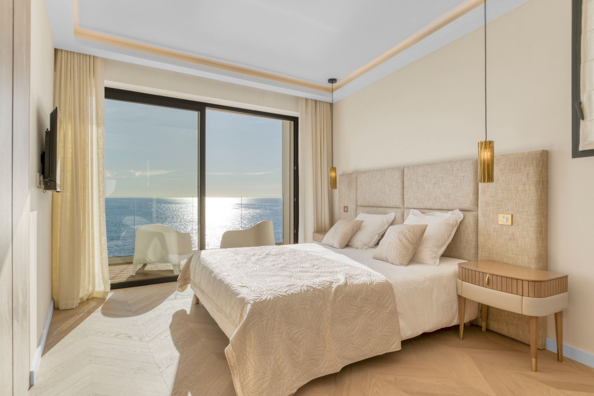 contemporary house 6 Rooms for sale on NICE (06000)