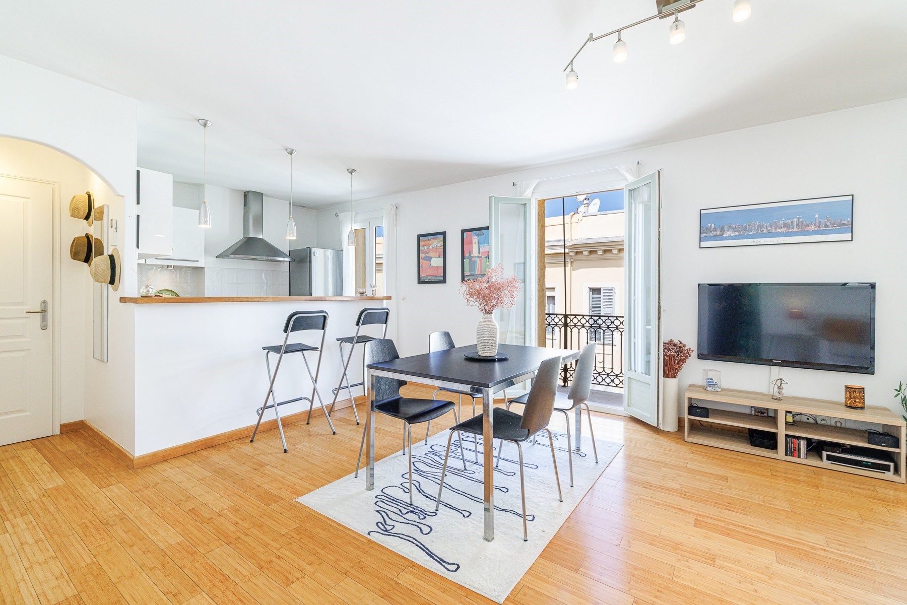 luxury apartment 3 Rooms for sale on NICE (06000)