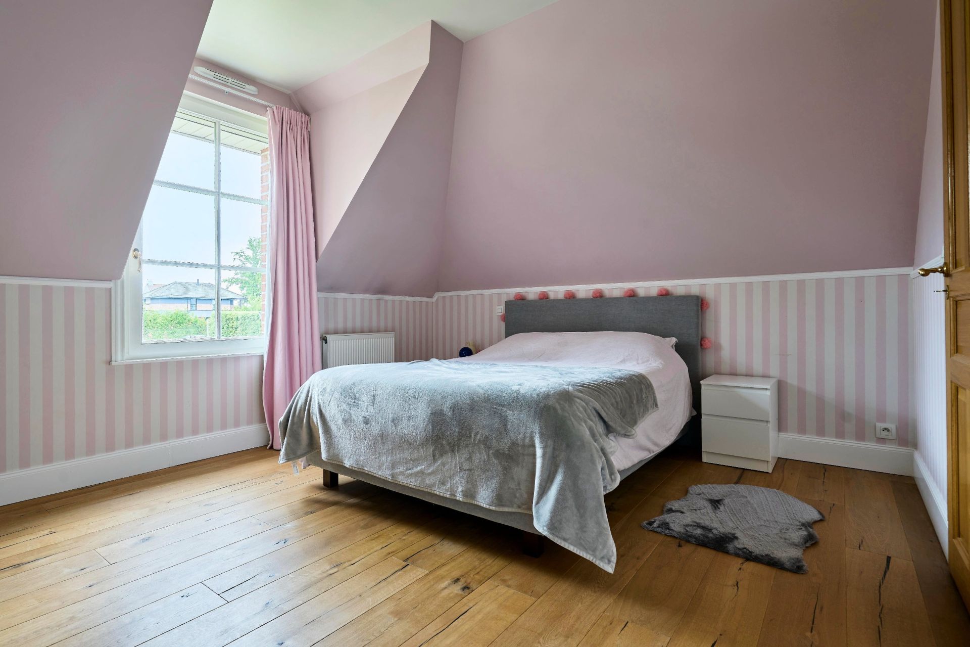 luxury house 8 Rooms for sale on MOUVAUX (59420)