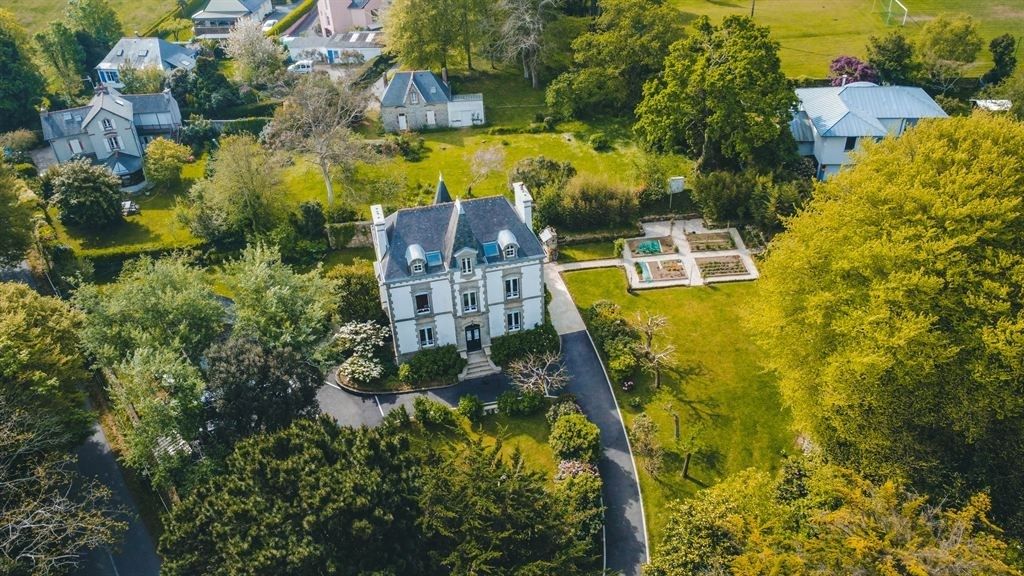 maison de luxe 10 Pièces en vente sur DOUARNENEZ (29100)
