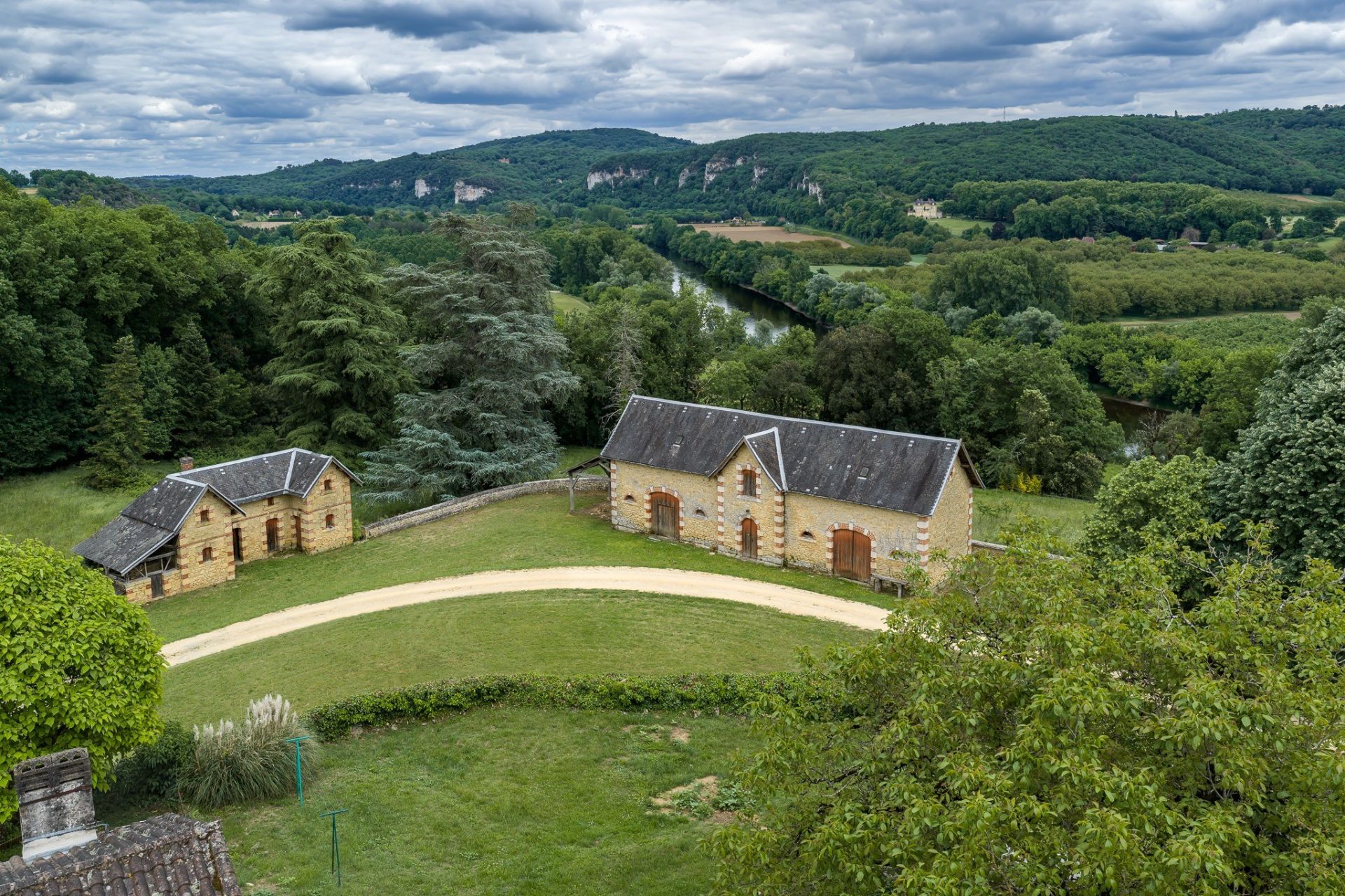 castle 20 Rooms for sale on SARLAT LA CANEDA (24200)