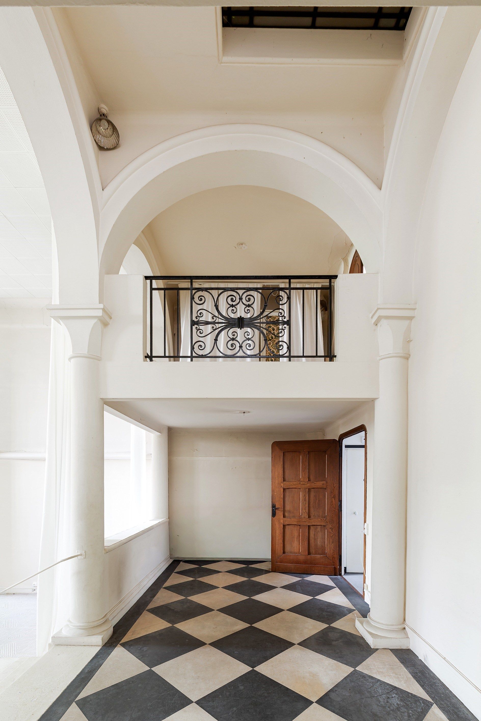 luxury apartment 5 Rooms for sale on NEUILLY SUR SEINE (92200)