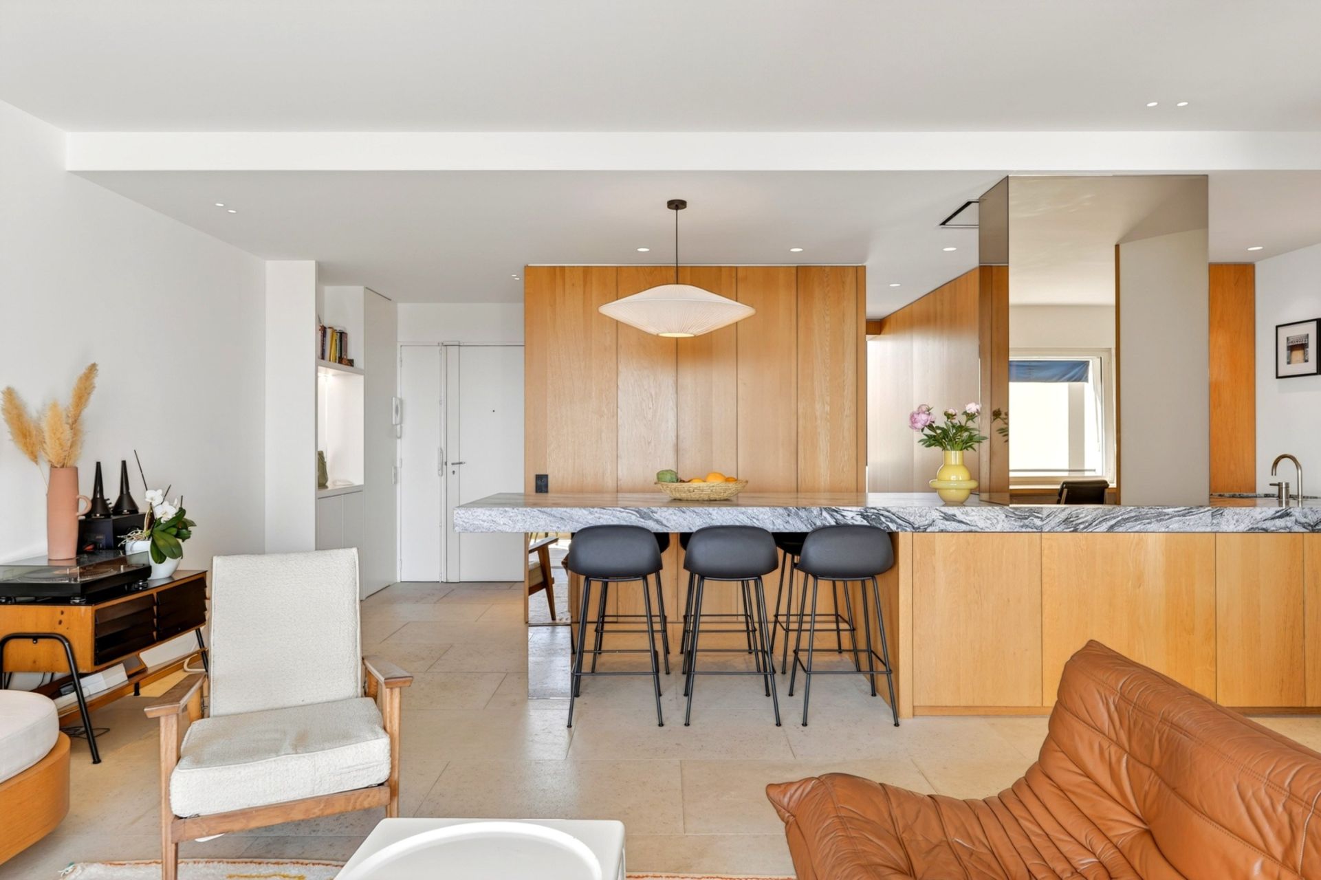 luxury apartment 4 Rooms for sale on MARSEILLE (13007)