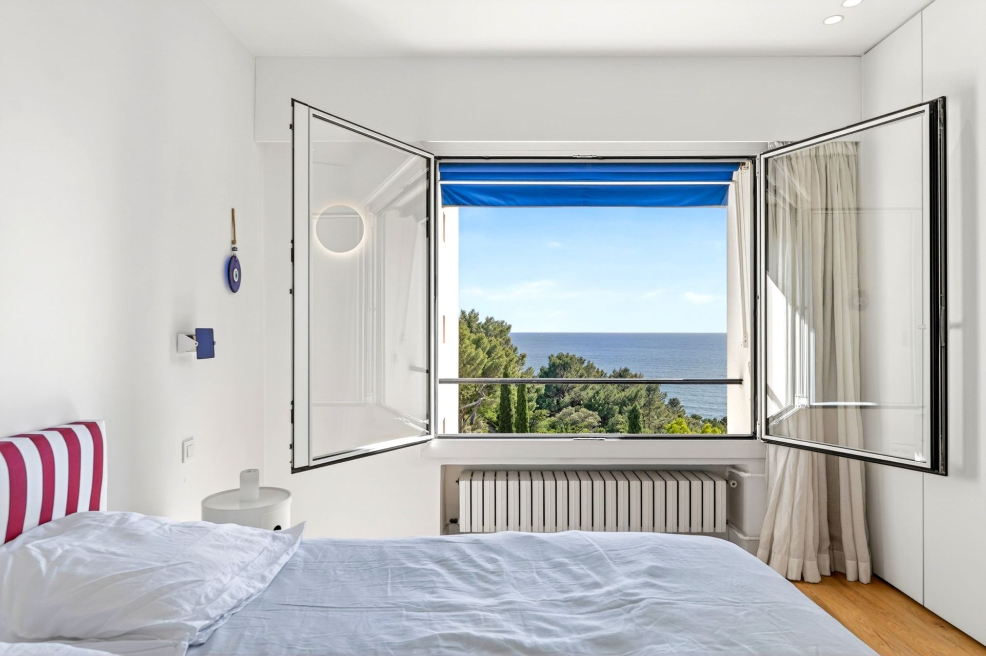 luxury apartment 4 Rooms for sale on MARSEILLE (13007)