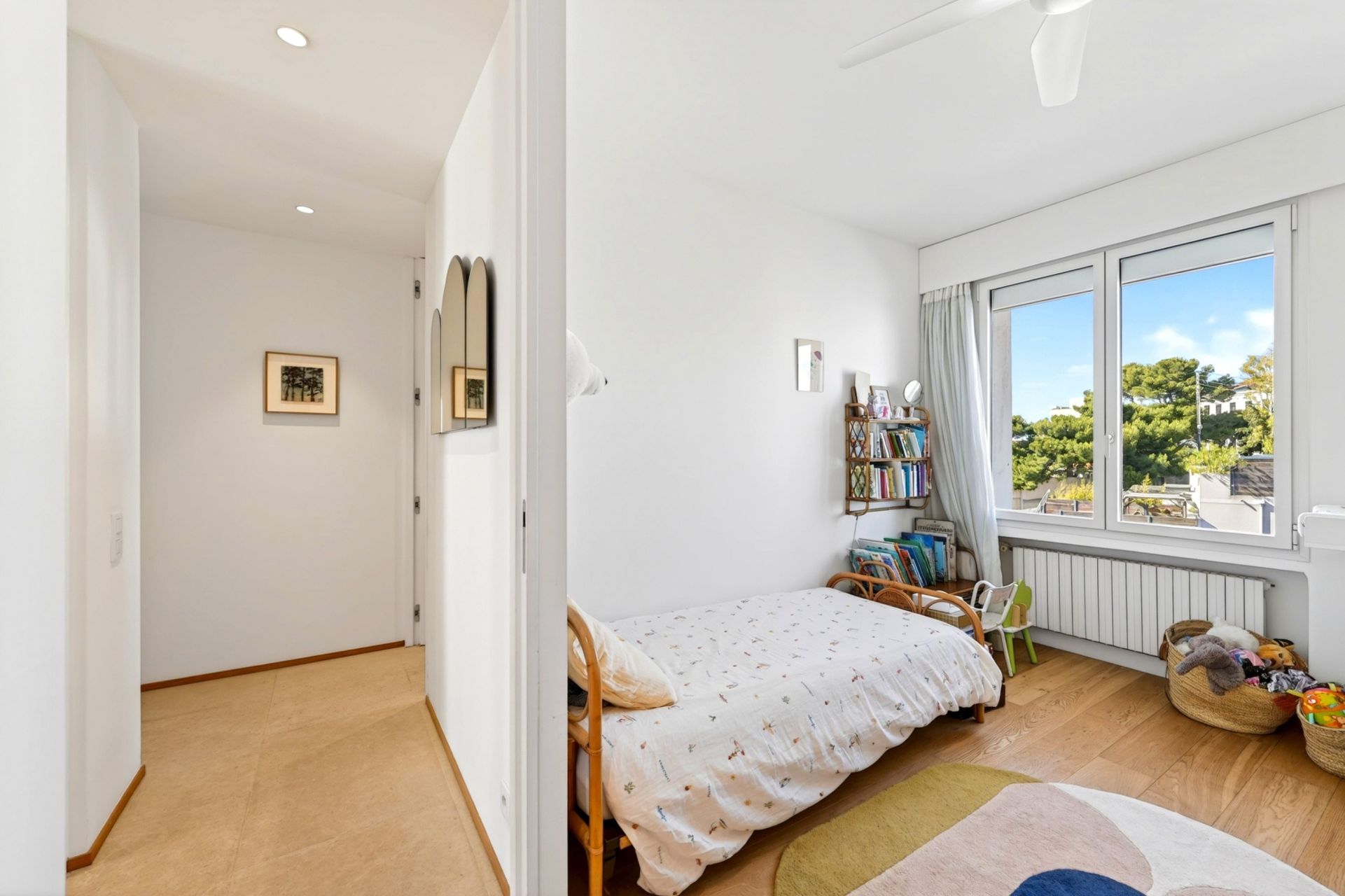 luxury apartment 4 Rooms for sale on MARSEILLE (13007)