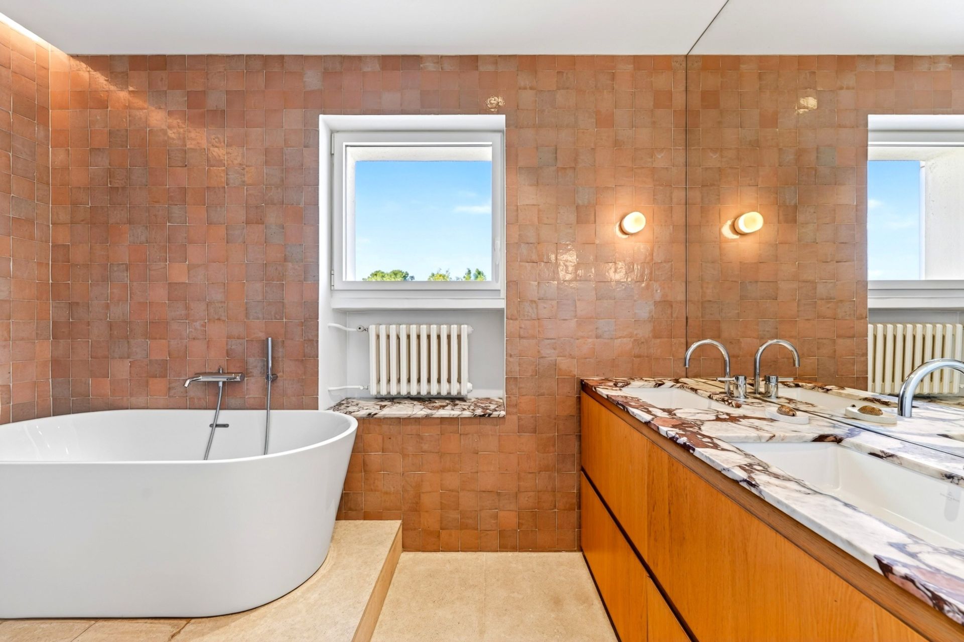 luxury apartment 4 Rooms for sale on MARSEILLE (13007)