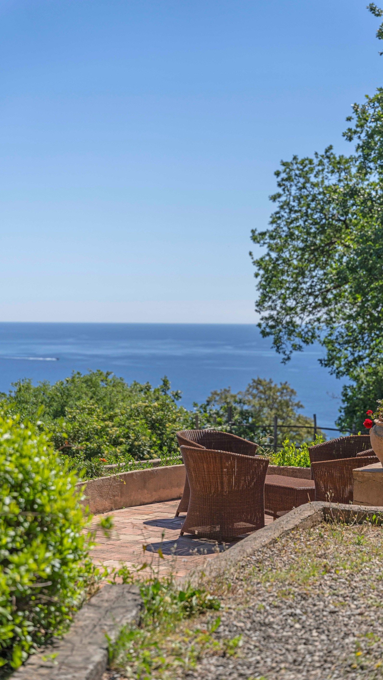 luxury provencale house 10 Rooms for sale on RAMATUELLE (83350)