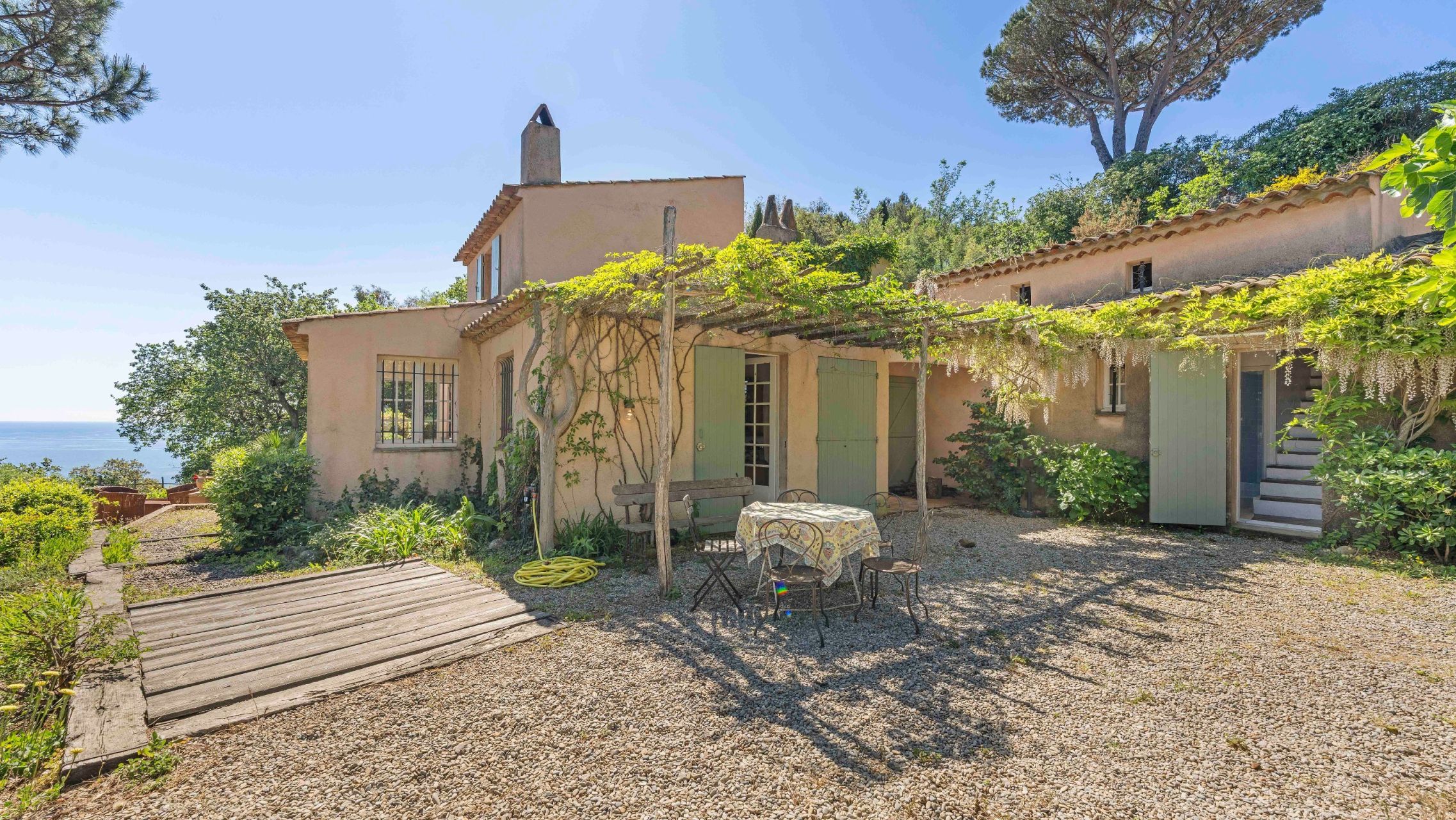 luxury provencale house 10 Rooms for sale on RAMATUELLE (83350)