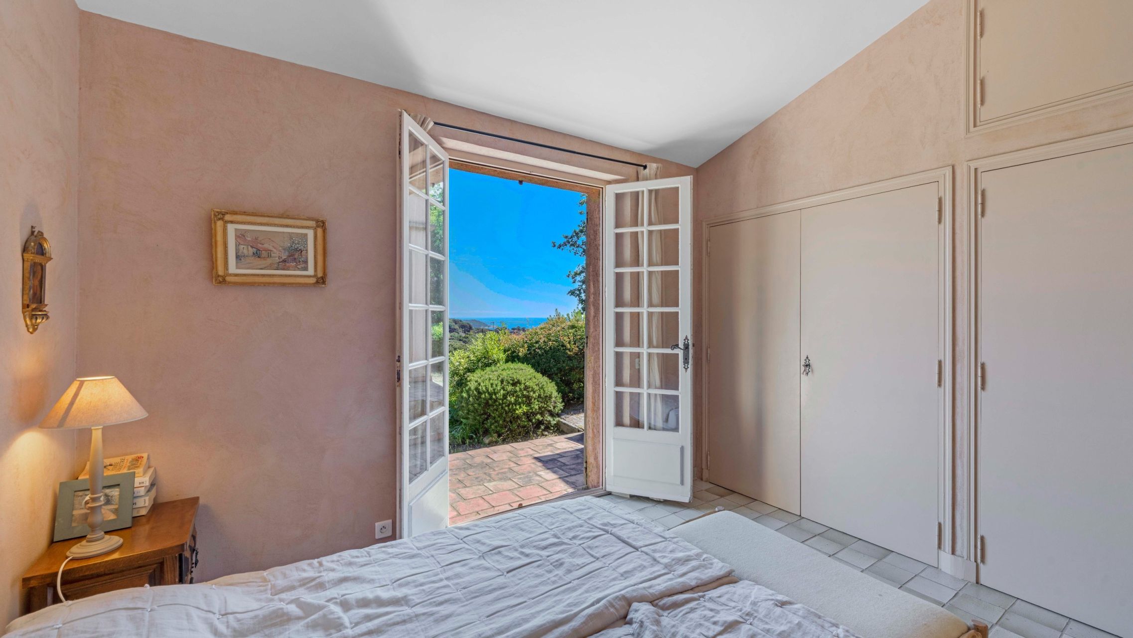 luxury provencale house 10 Rooms for sale on RAMATUELLE (83350)
