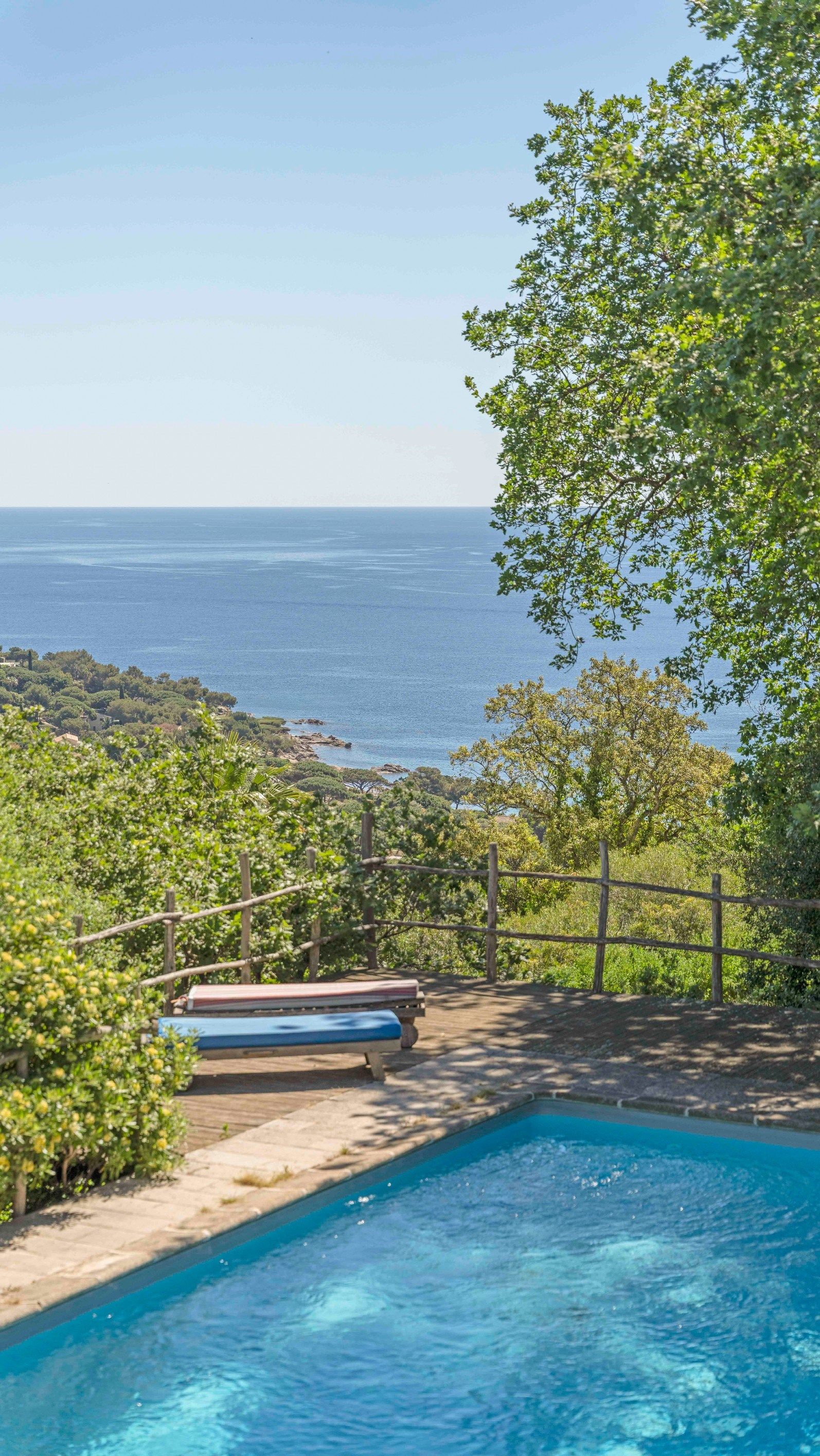 luxury provencale house 10 Rooms for sale on RAMATUELLE (83350)