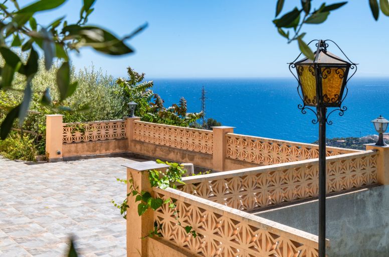 villa de luxe 8 Pièces en vente sur LA TURBIE (06320)