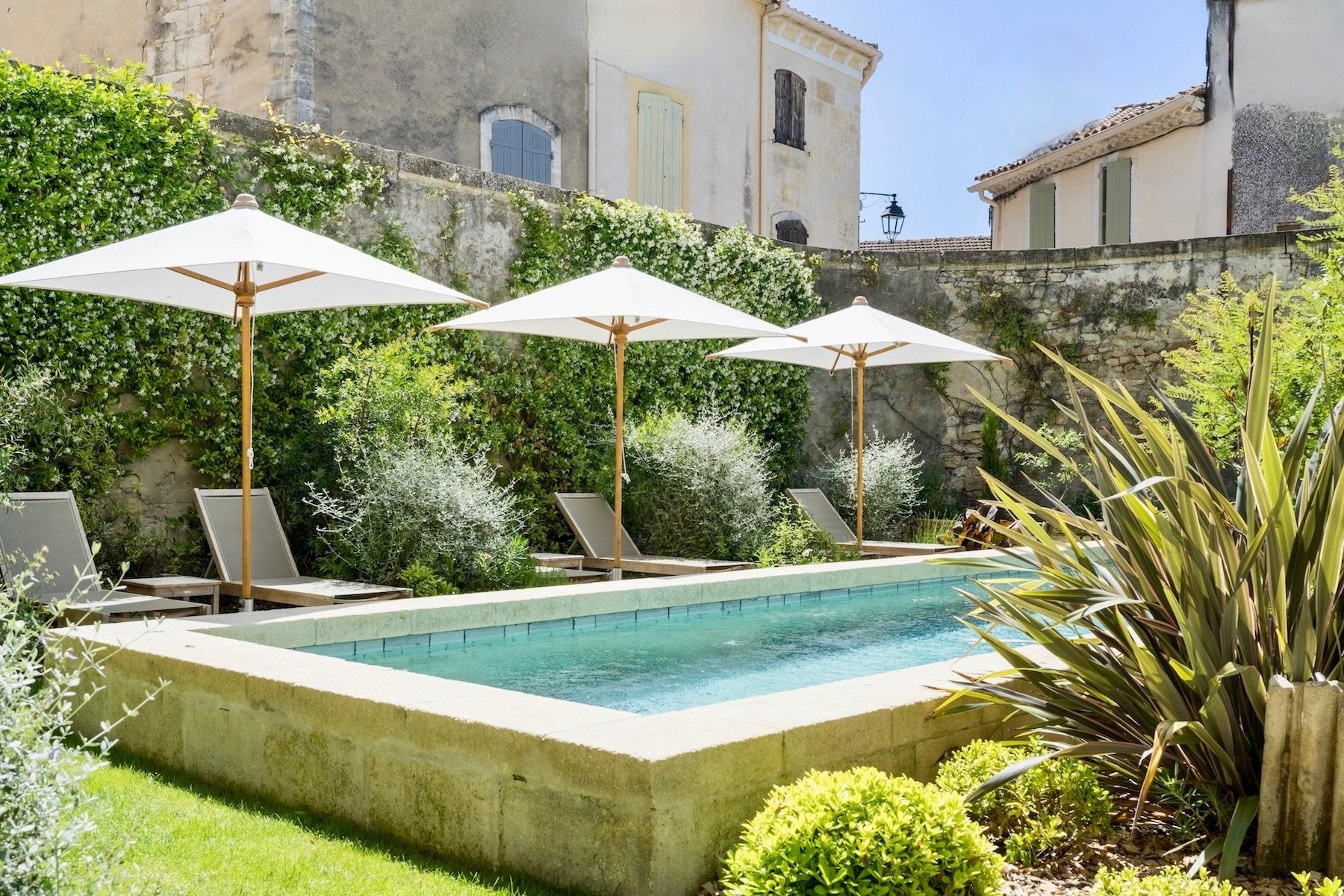 château 22 Pièces en vente sur UZES (30700)