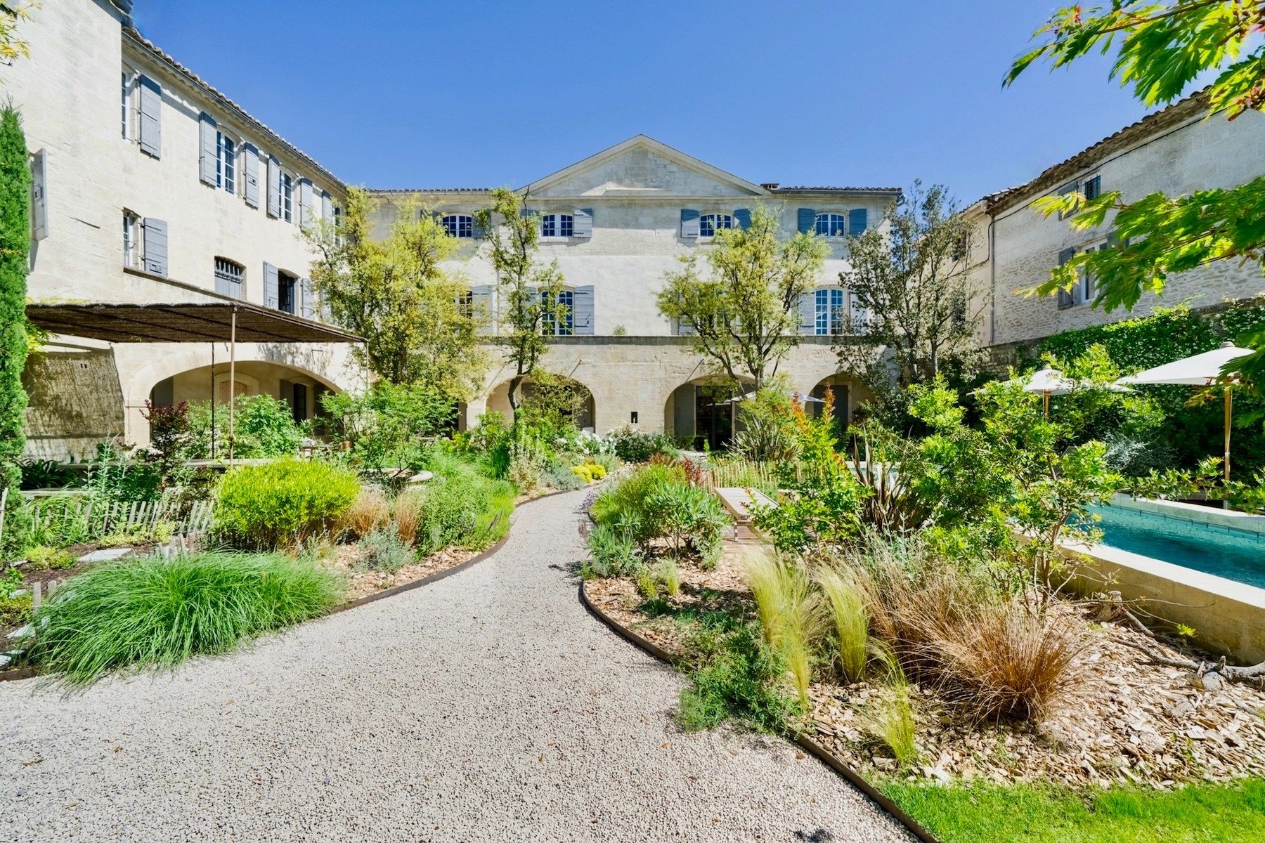 château 22 Pièces en vente sur UZES (30700)