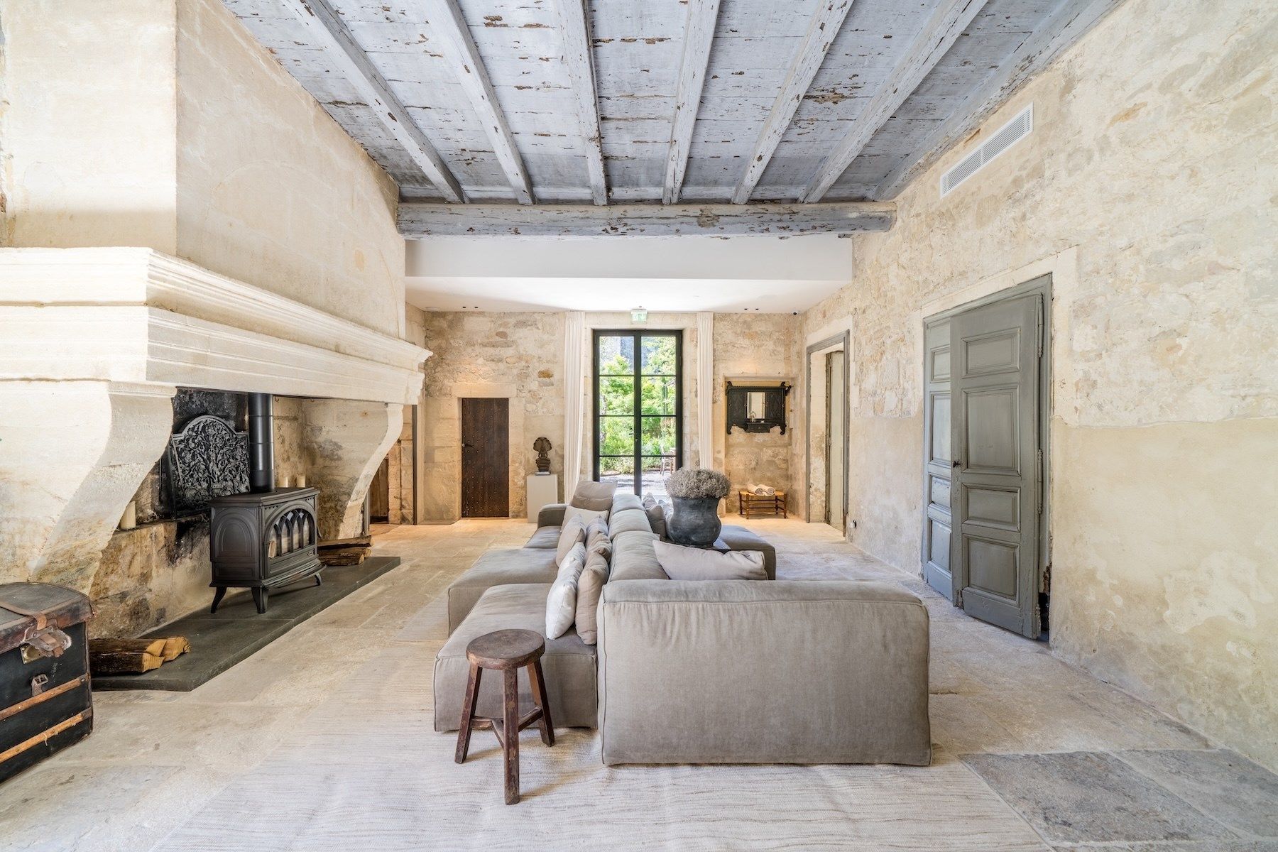 château 22 Pièces en vente sur UZES (30700)
