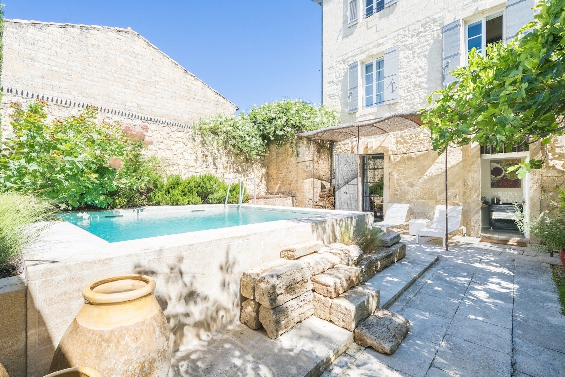 château 22 Pièces en vente sur UZES (30700)