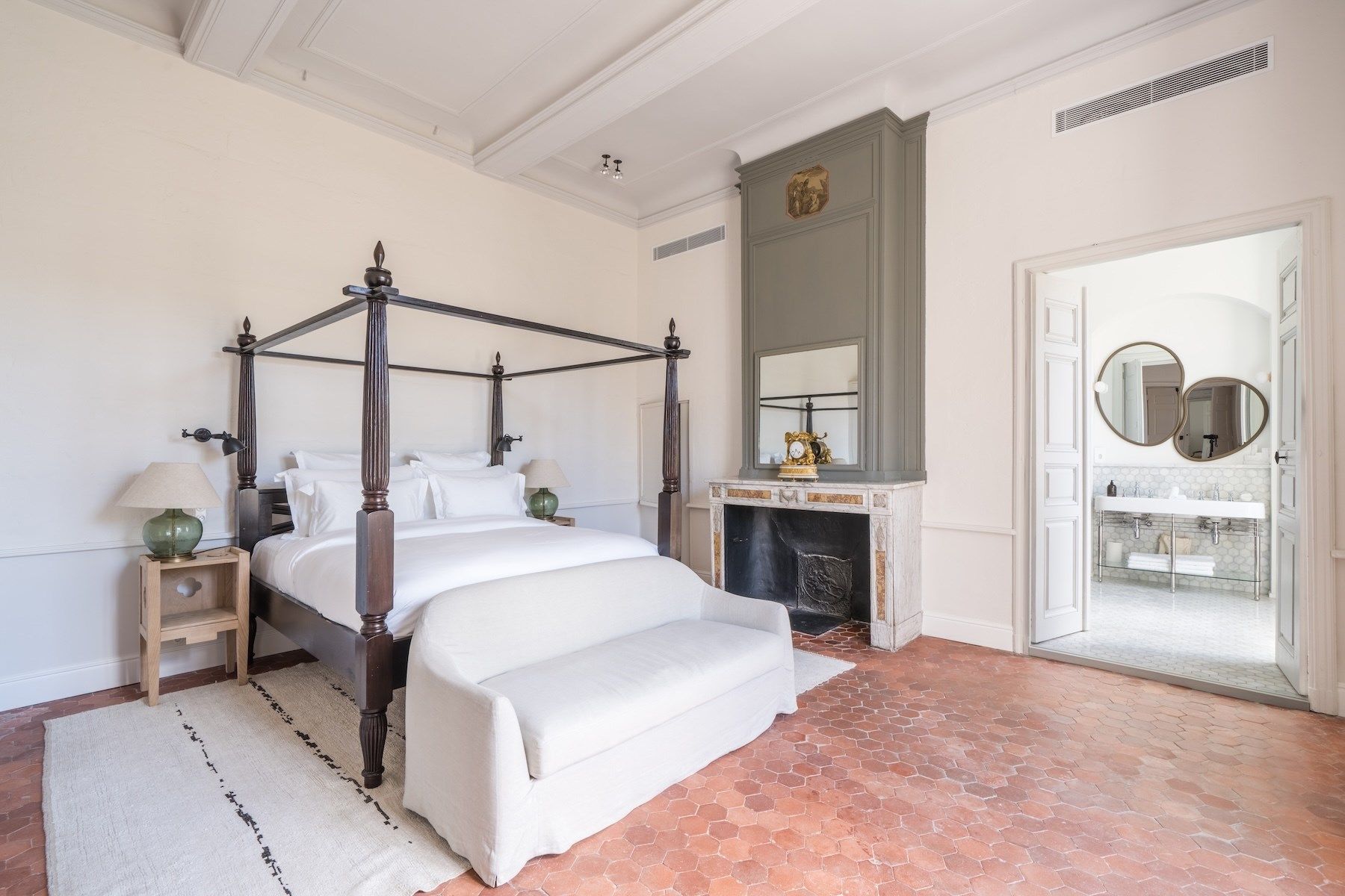 château 22 Pièces en vente sur UZES (30700)