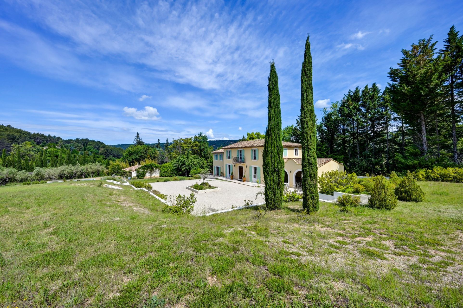 luxury house 6 Rooms for sale on AIX EN PROVENCE (13100)