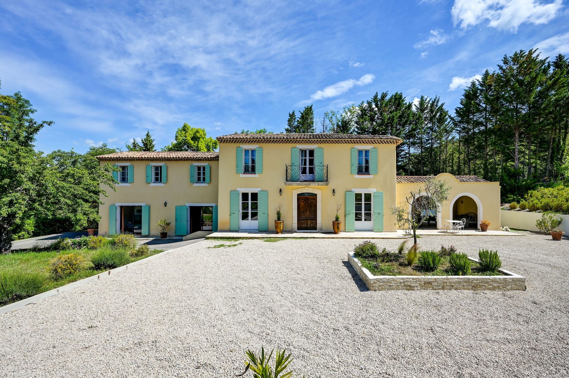 luxury house 6 Rooms for sale on AIX EN PROVENCE (13100)