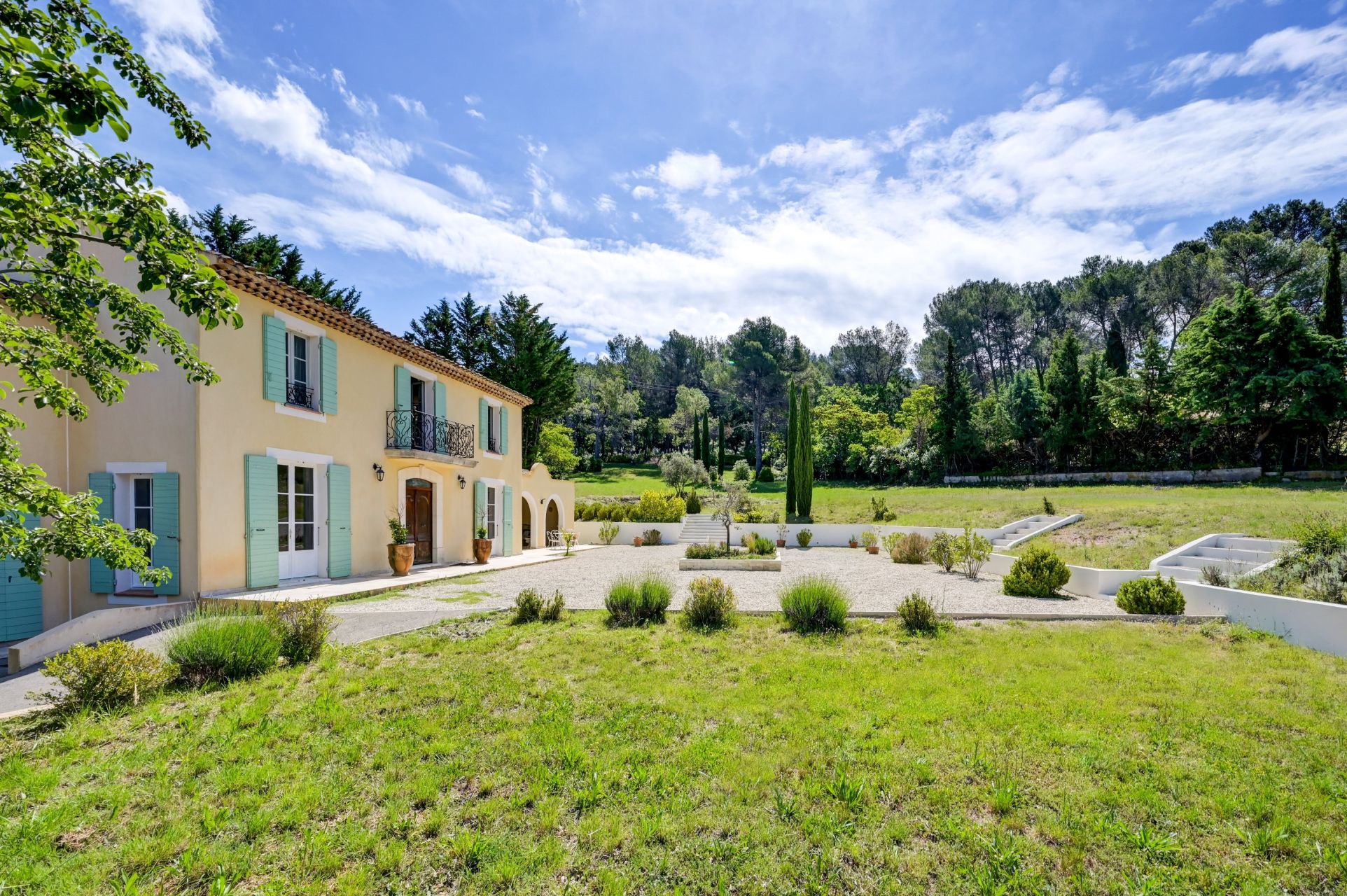 luxury house 6 Rooms for sale on AIX EN PROVENCE (13100)