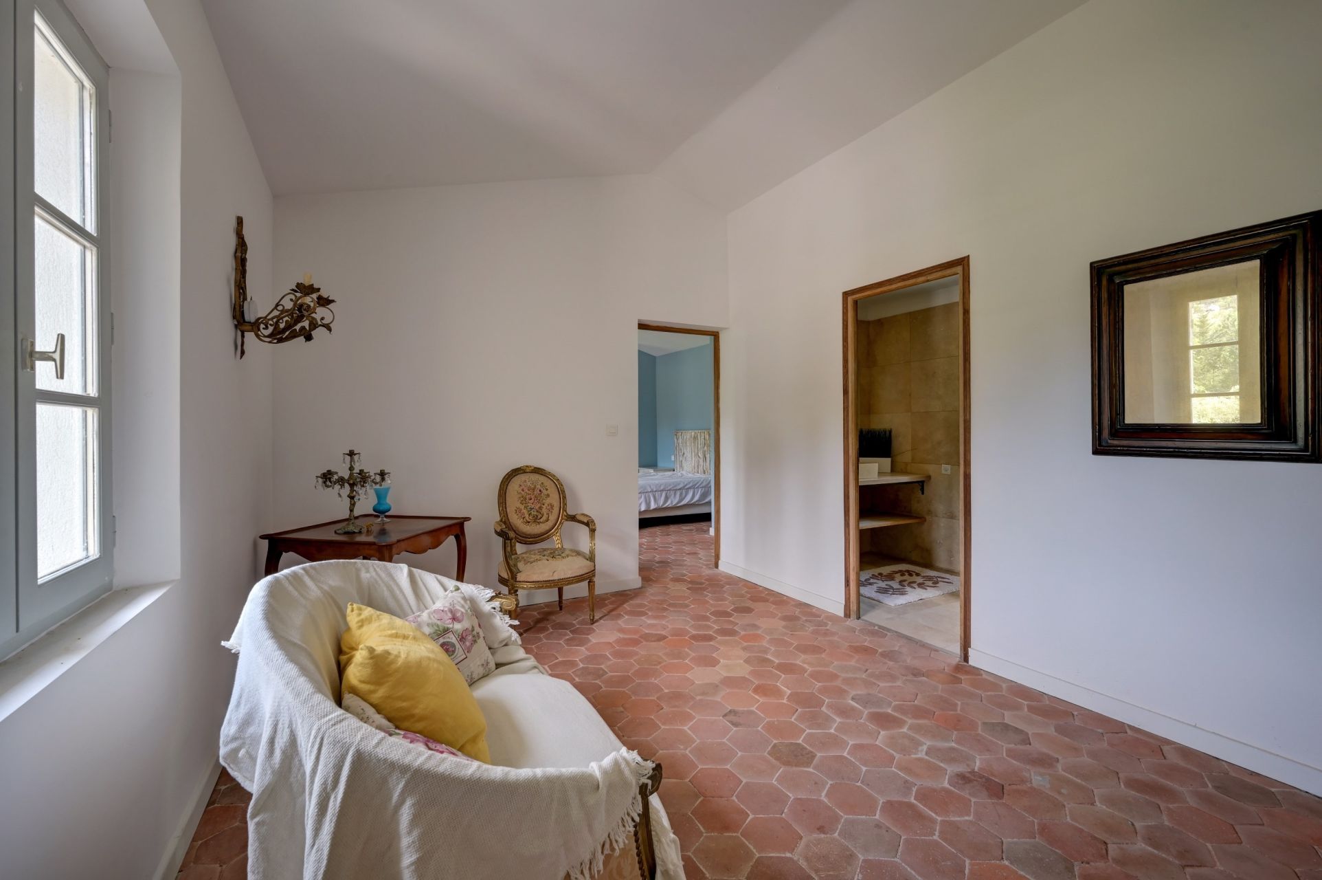 luxury house 6 Rooms for sale on AIX EN PROVENCE (13100)