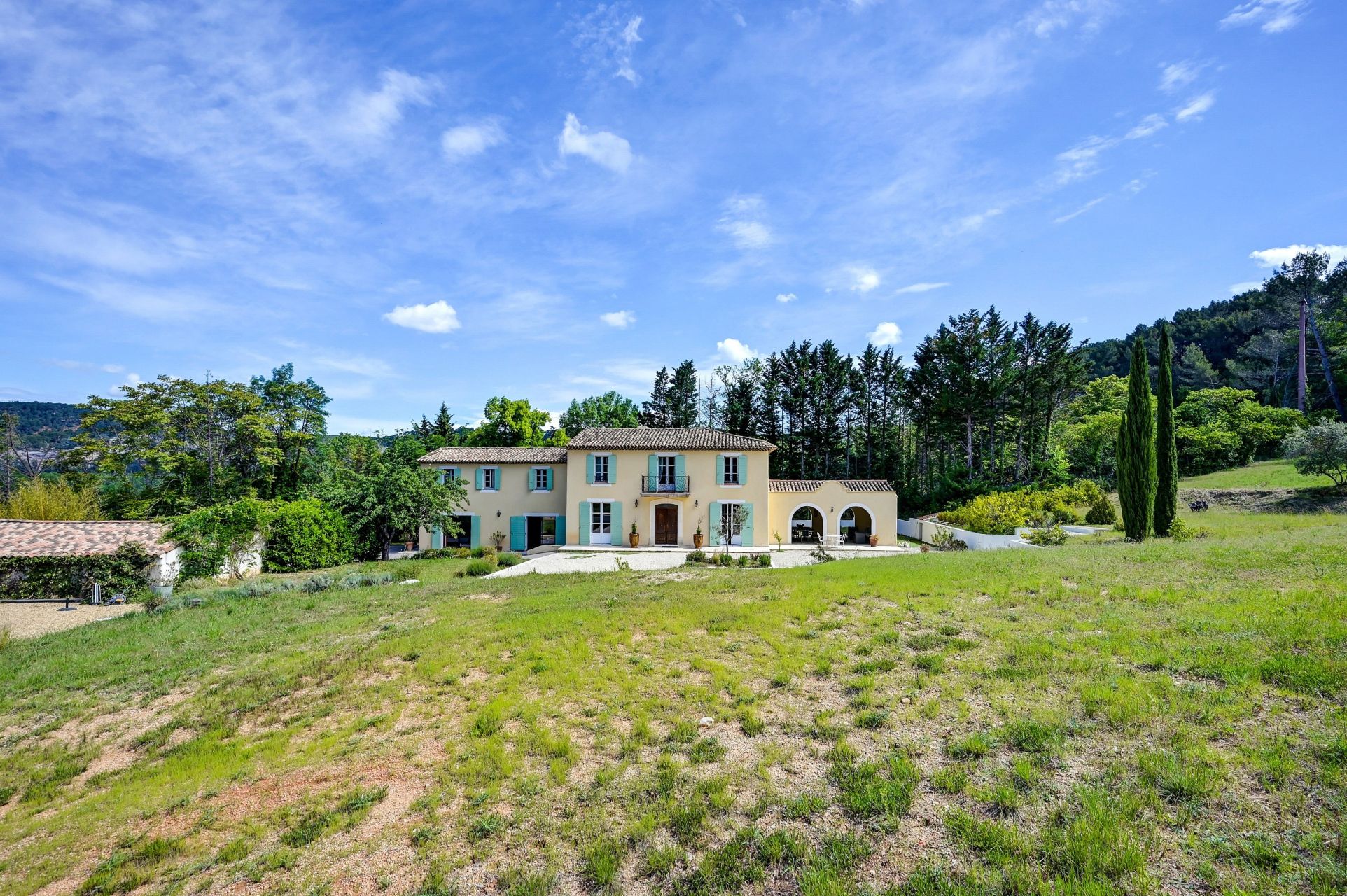 luxury house 6 Rooms for sale on AIX EN PROVENCE (13100)
