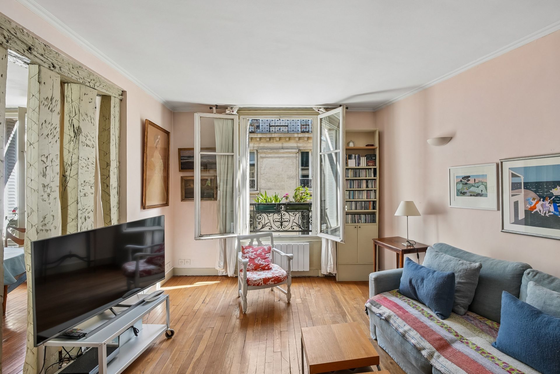 luxury apartment 3 Rooms for sale on PARIS (75001)