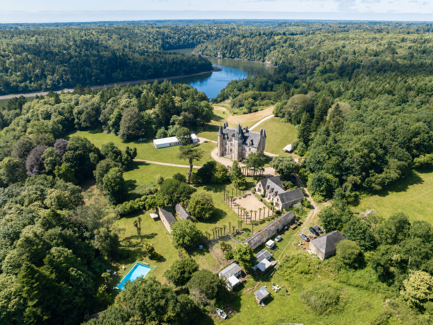 château 15 Pièces en vente sur PLOMELIN (29700)