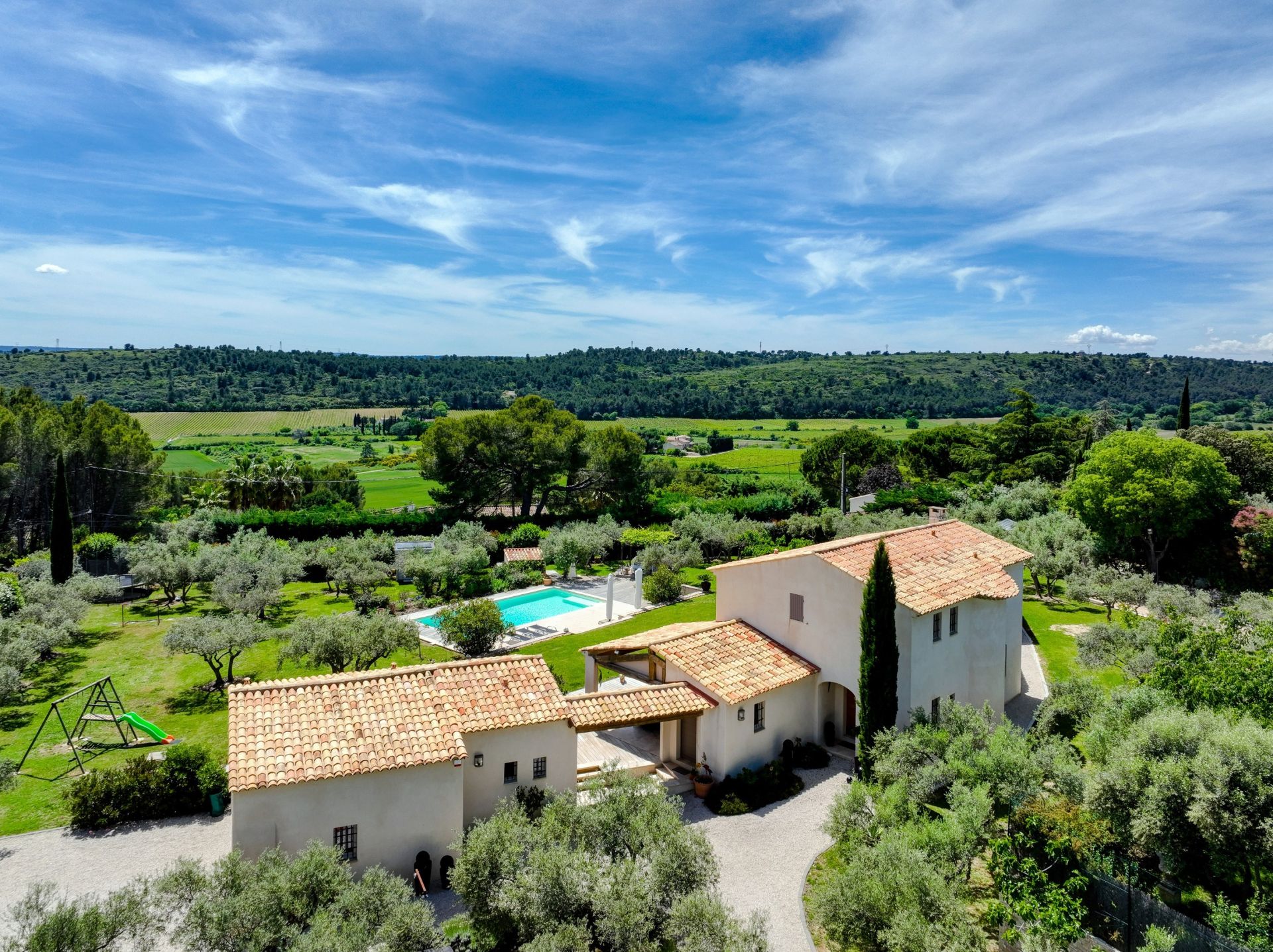 luxury house 8 Rooms for sale on AIX EN PROVENCE (13100)