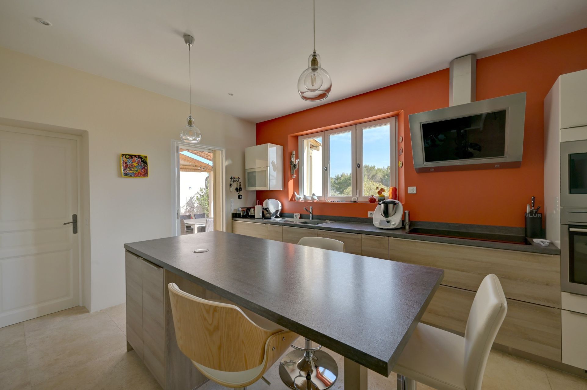 luxury house 8 Rooms for sale on AIX EN PROVENCE (13100)